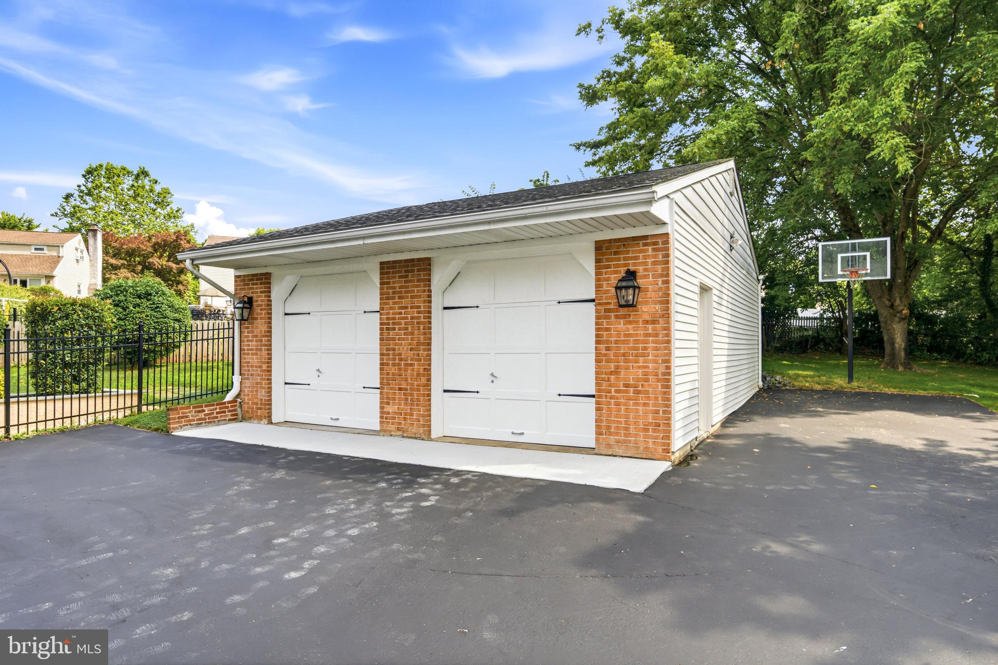 LOWELL HILLS - Residential