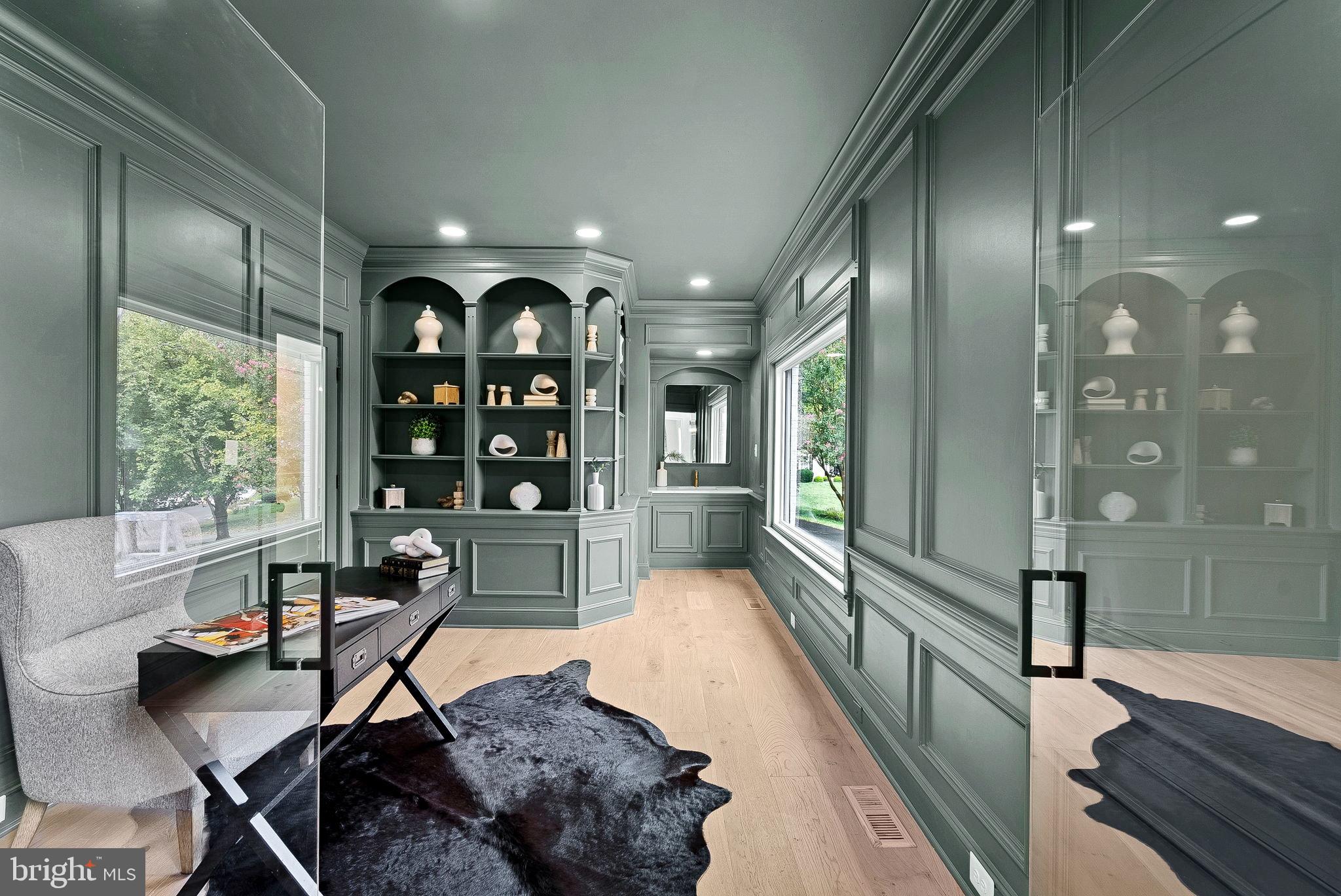 CLEARVIEW MANOR - Residential