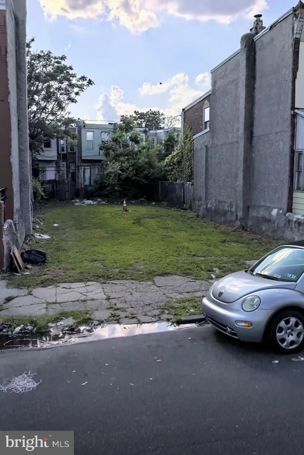 RSA5  Residential Middle Vacant Lot for your future home! 
Buyer is advised to conduct their own due diligence. 
I have several land listing available. Please contact me if you are interested.