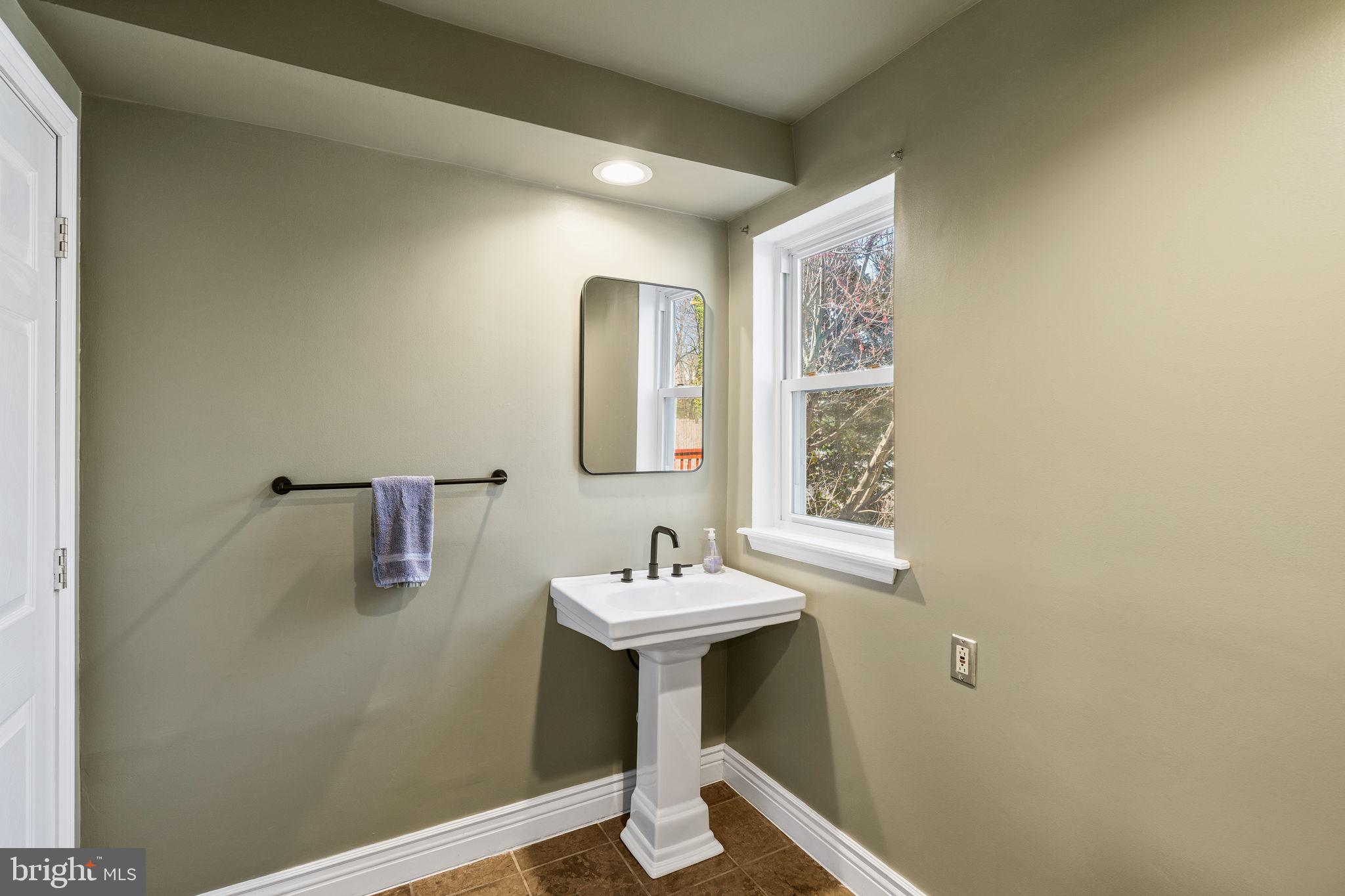 EAST FALLS - Residential