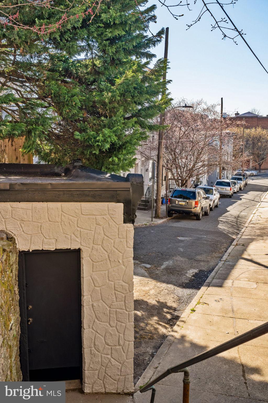 EAST FALLS - Residential