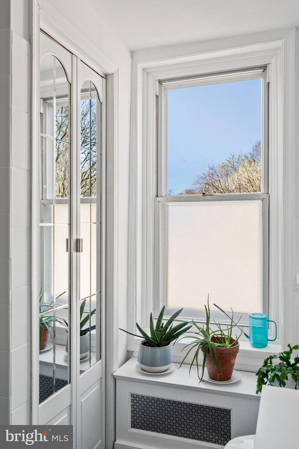 EAST FALLS - Residential