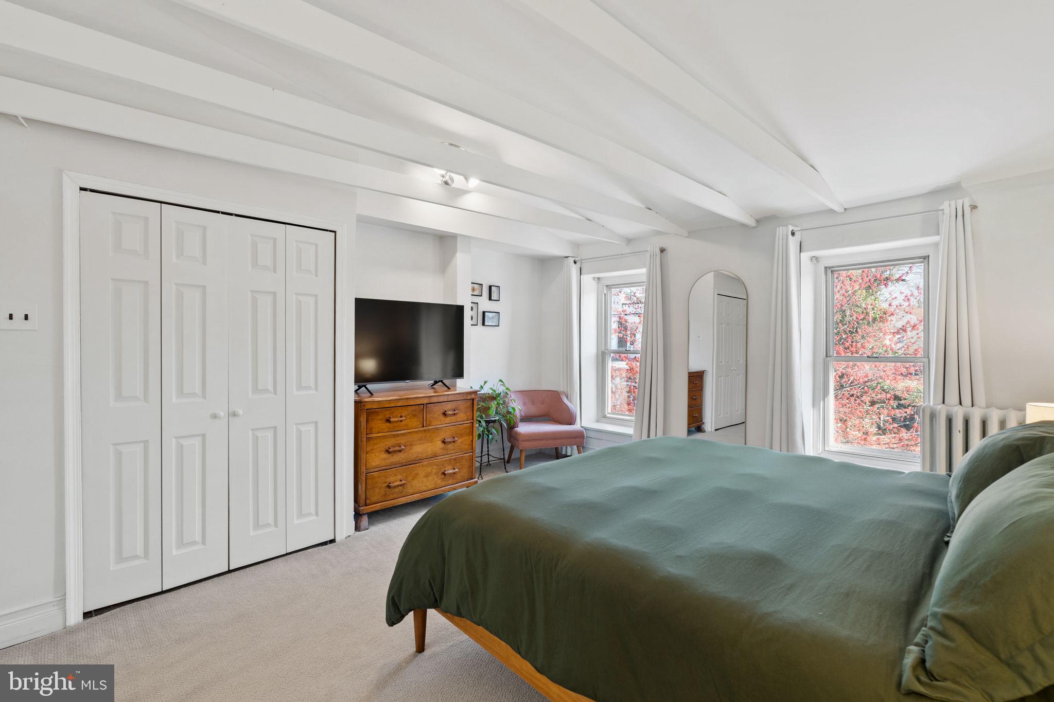 EAST FALLS - Residential