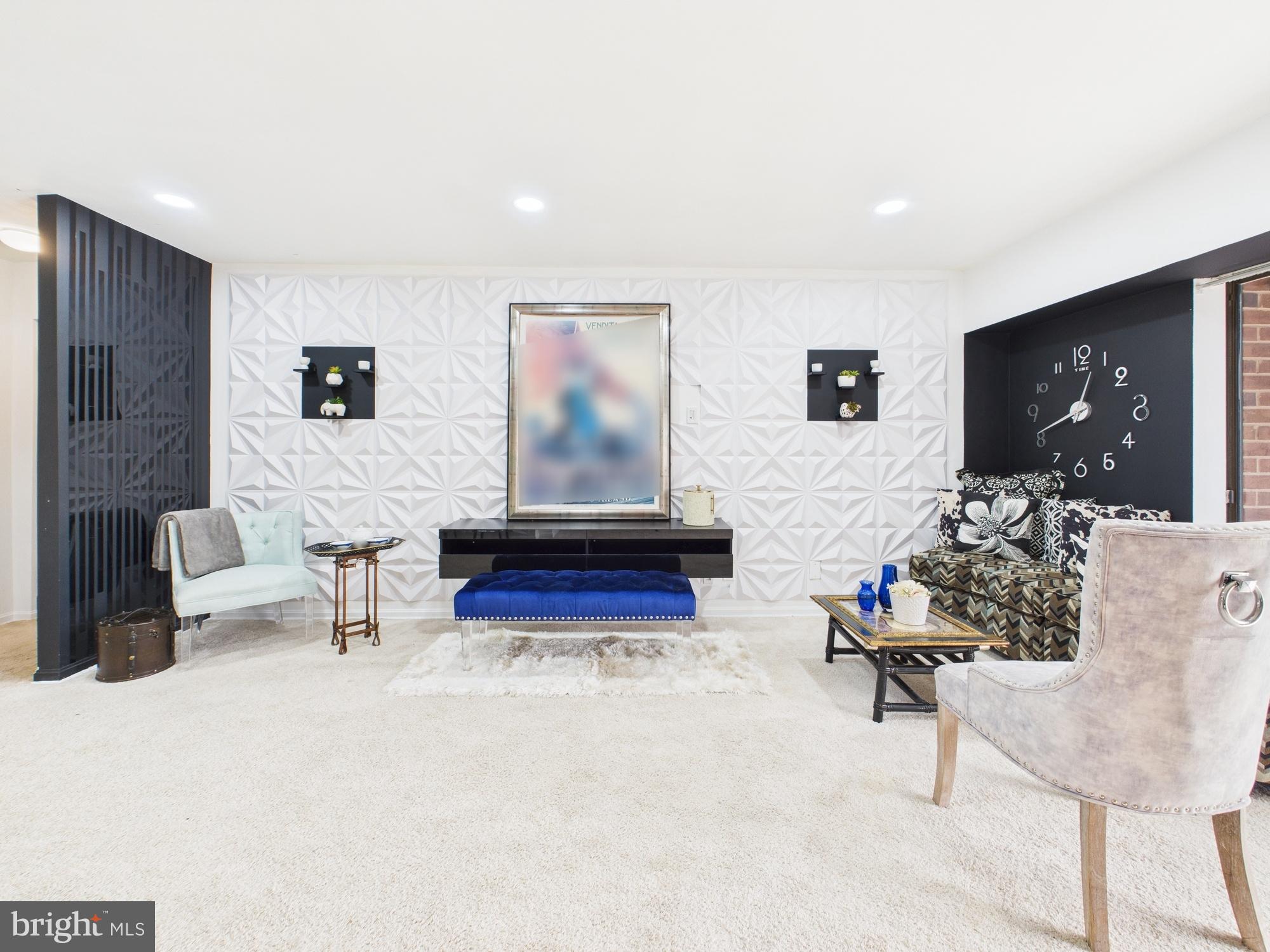 HERITAGE COURT - Residential