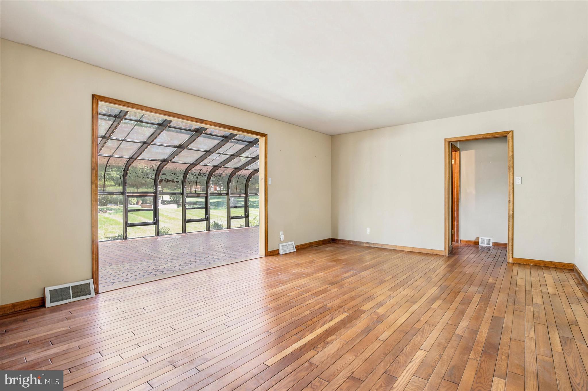 DOYLESTOWN - Residential
