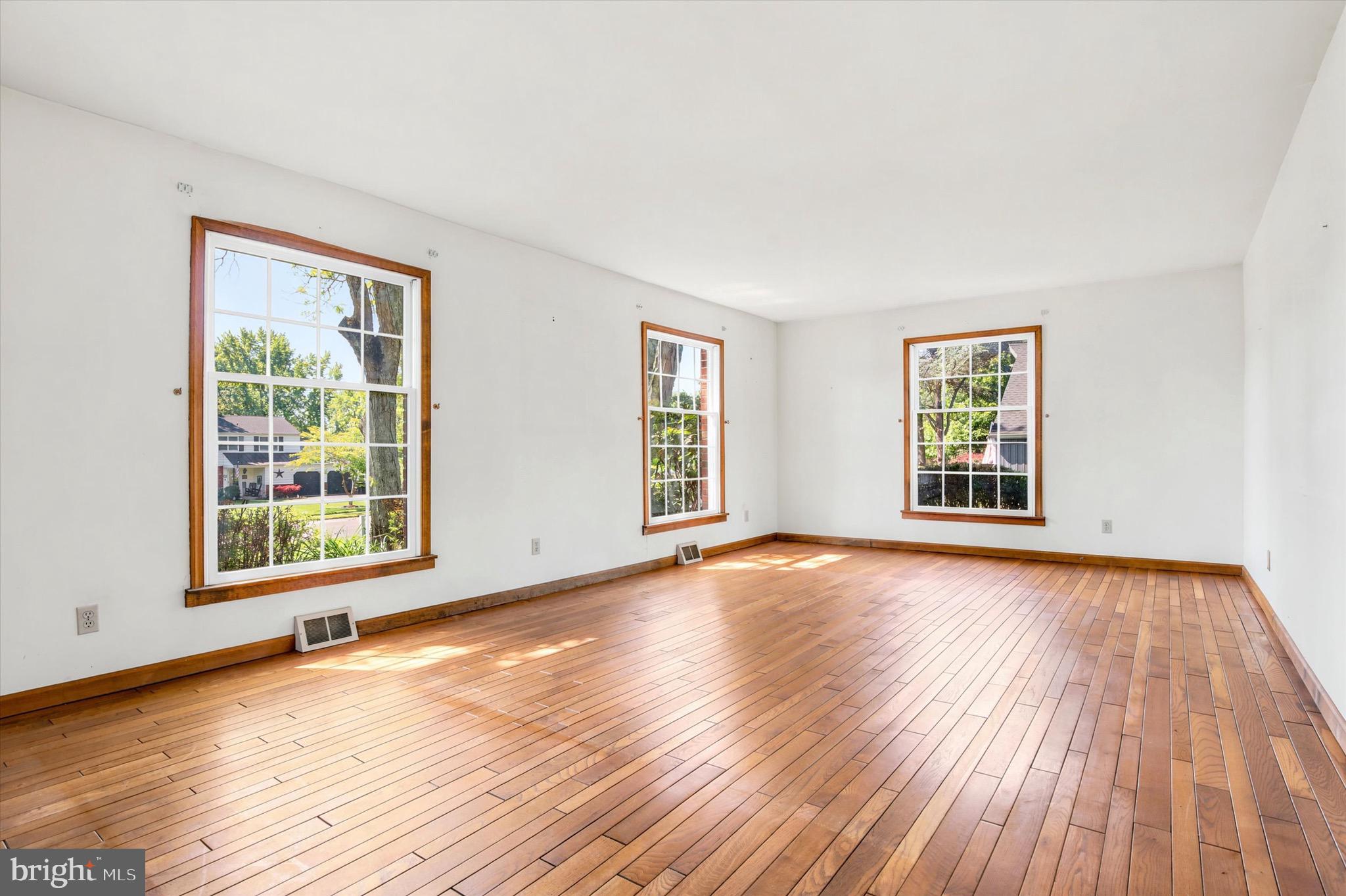DOYLESTOWN - Residential