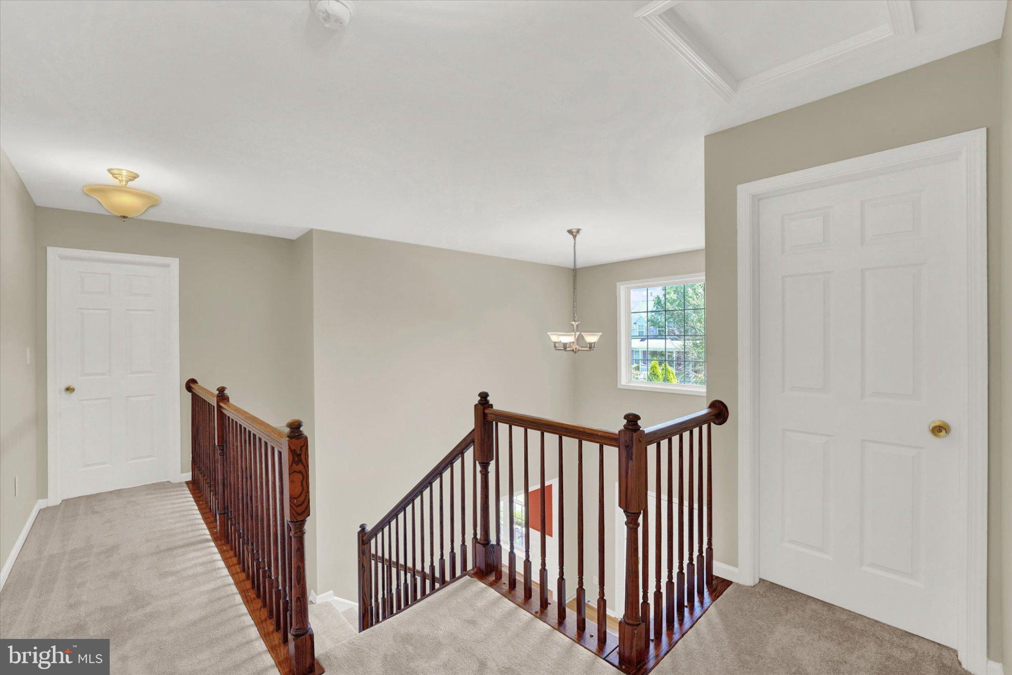 LAMBORN HUNT - Residential