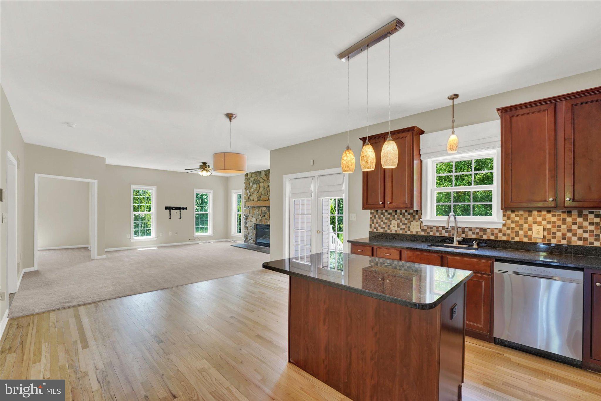 LAMBORN HUNT - Residential