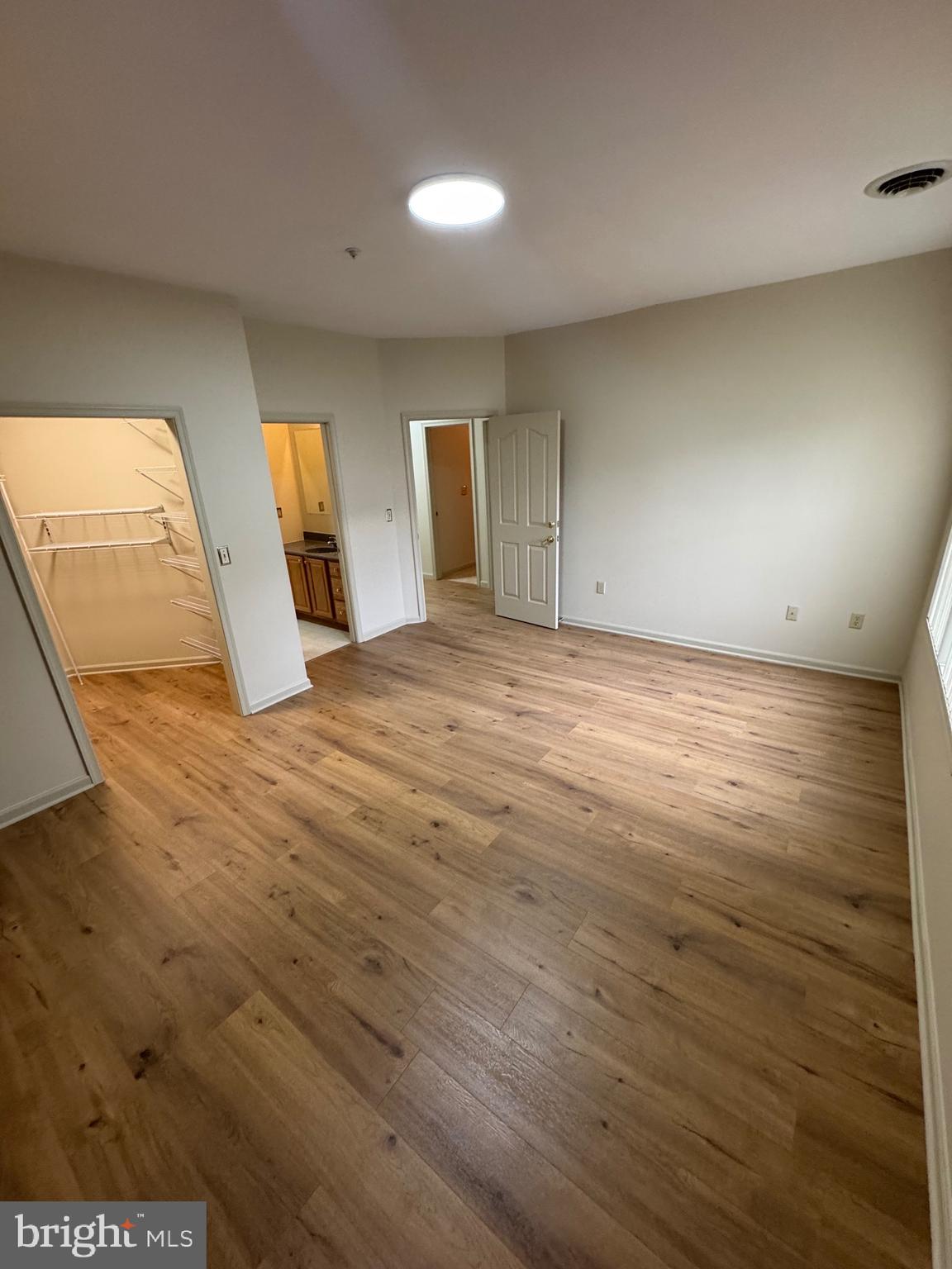 MEADOWVIEW VILLAGE - Residential