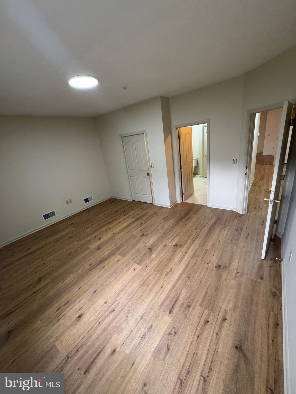 MEADOWVIEW VILLAGE - Residential