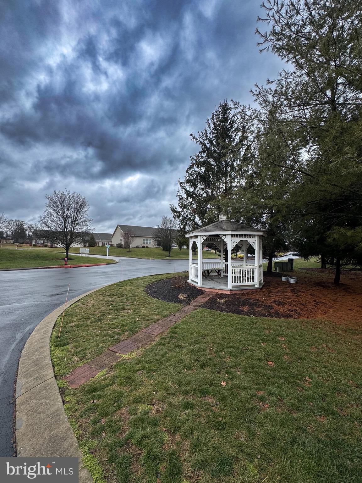 MEADOWVIEW VILLAGE - Residential