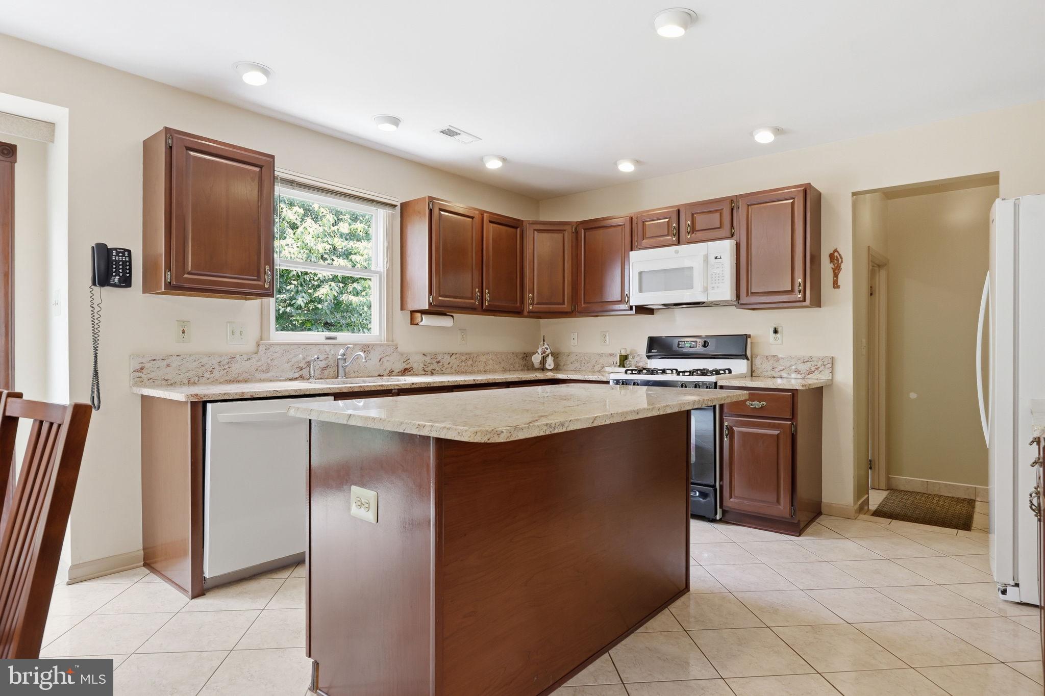 YARDLEY CREST - Residential