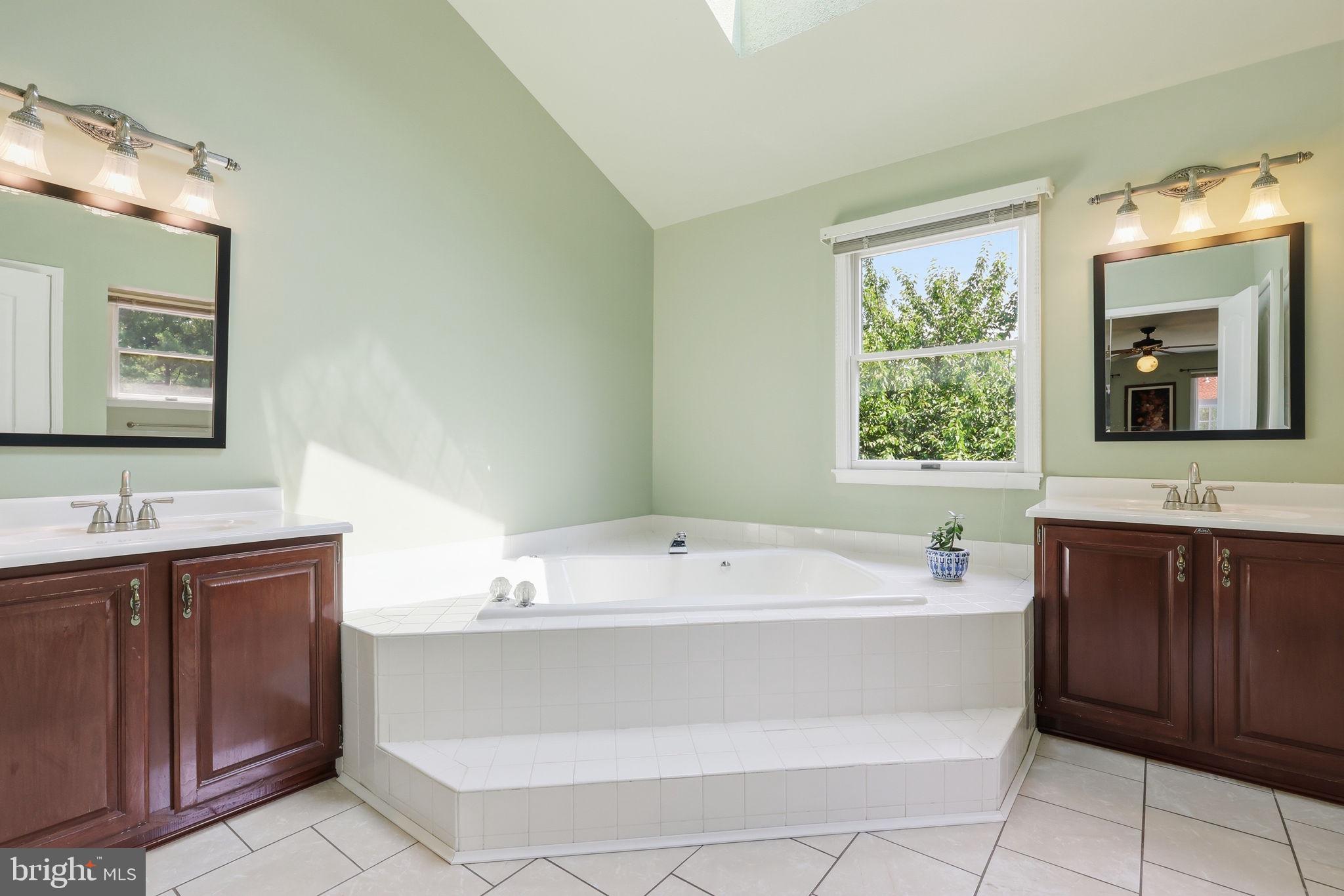 YARDLEY CREST - Residential