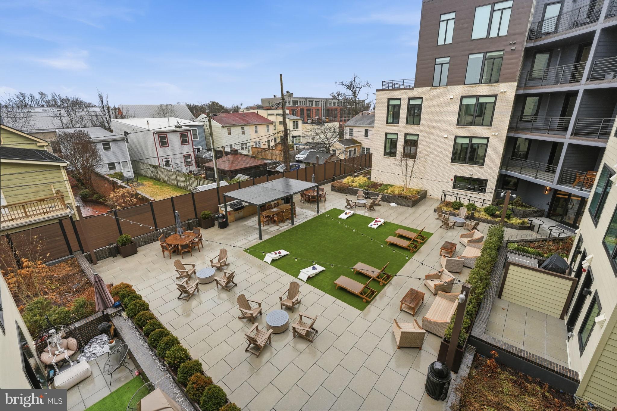 OLD TOWN ALEXANDRIA - Residential