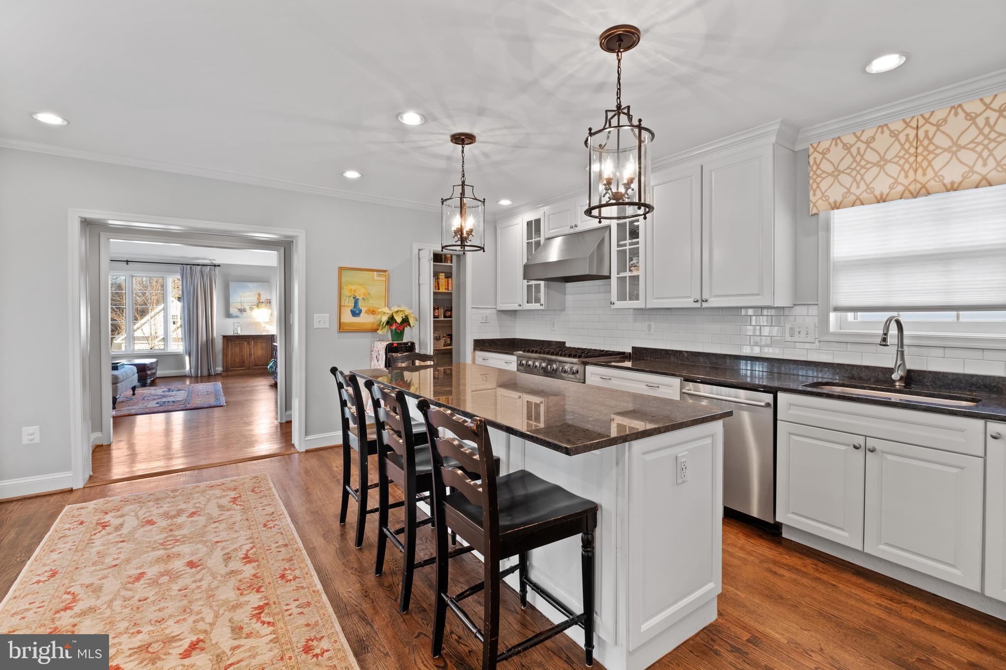 COUNTRY CLUB HILLS - Residential