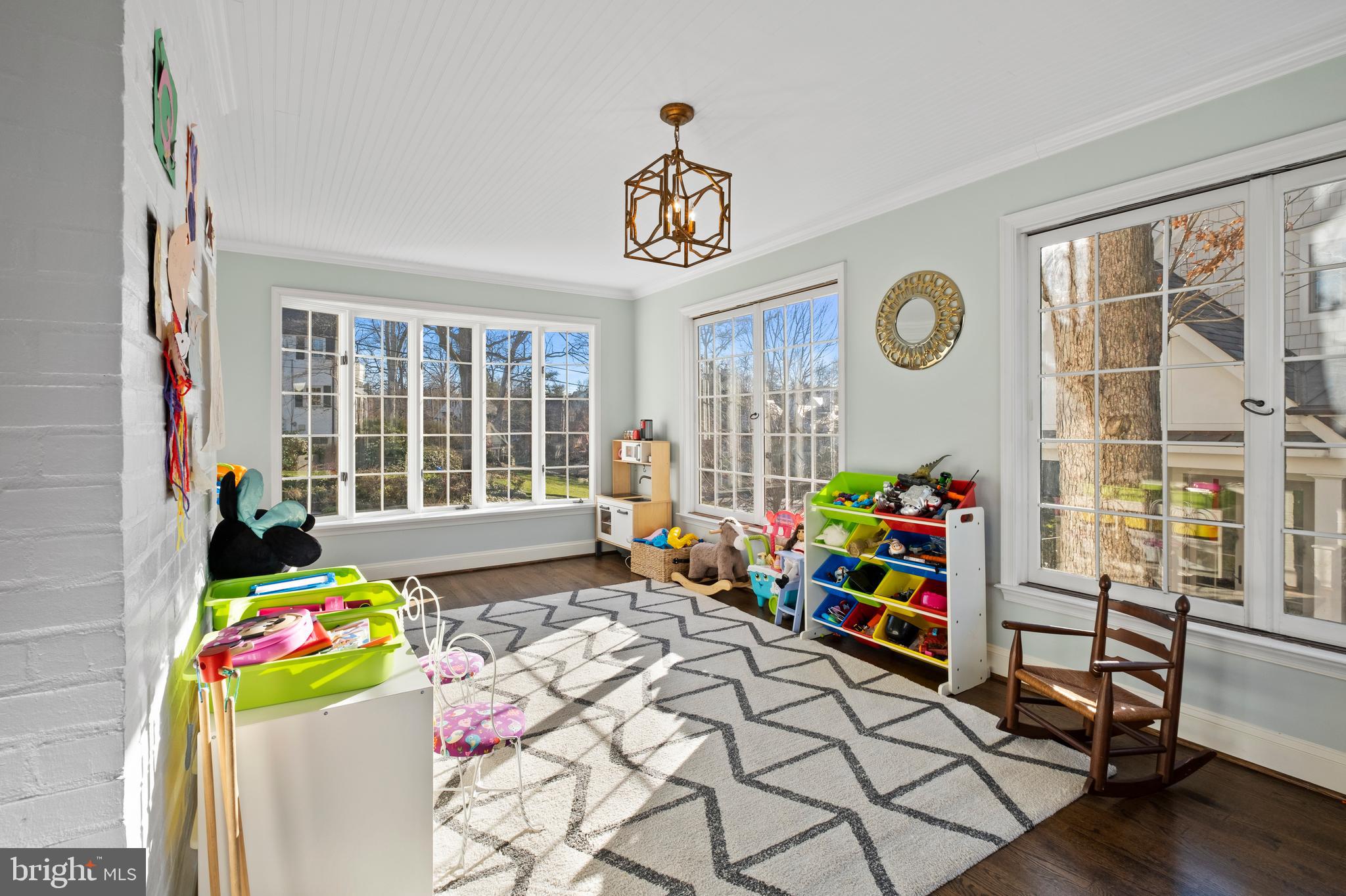 COUNTRY CLUB HILLS - Residential