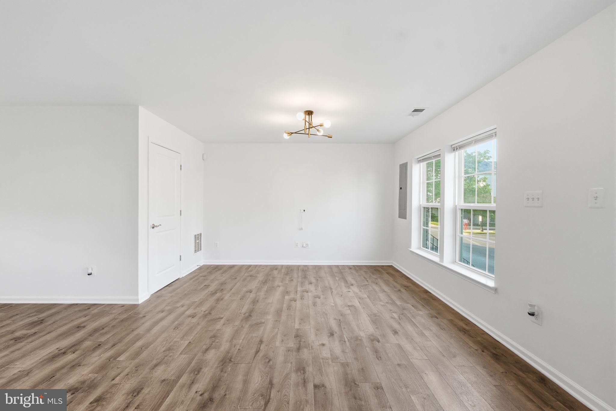 HYATTSVILLE - Residential