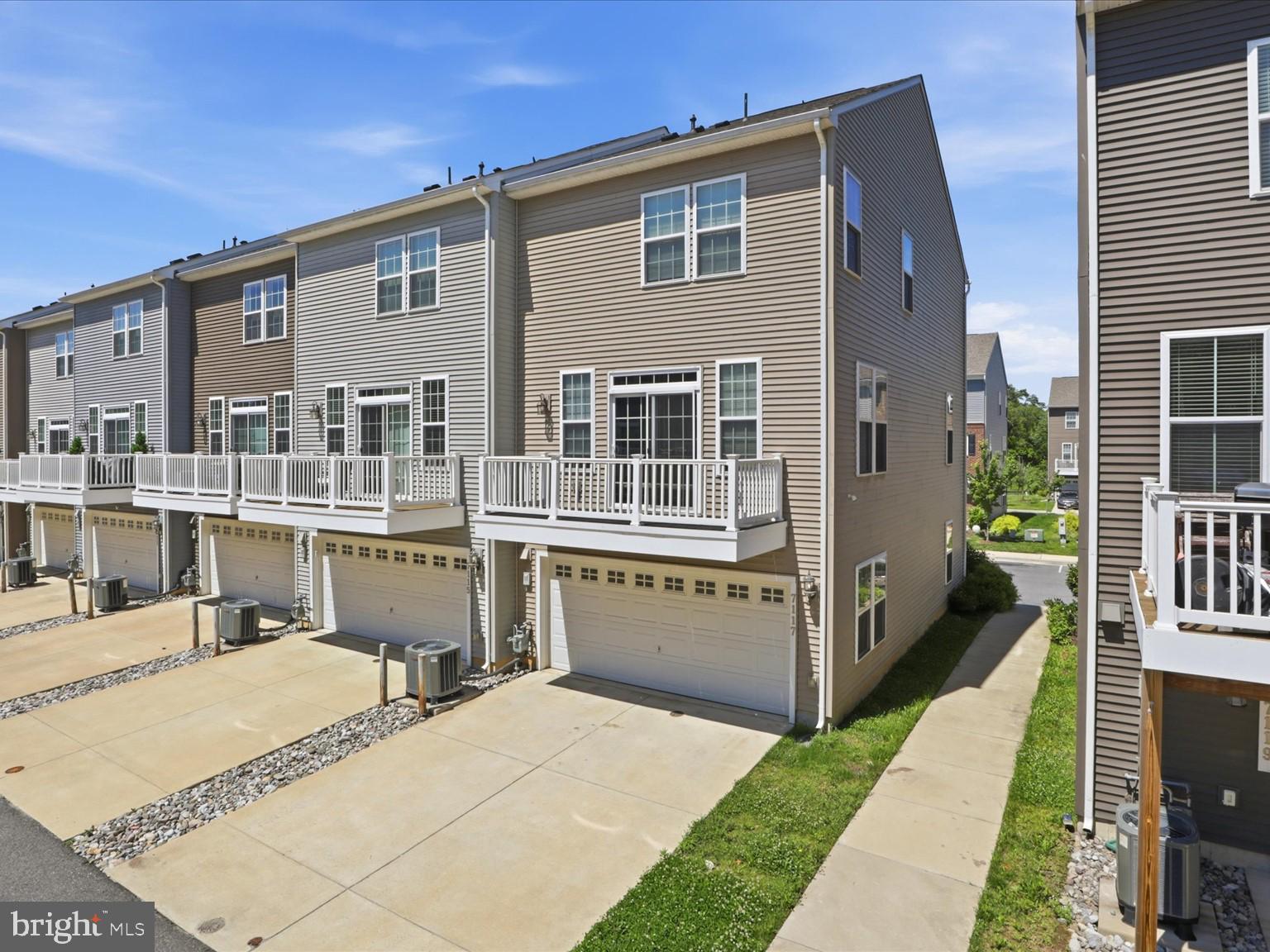 HYATTSVILLE - Residential