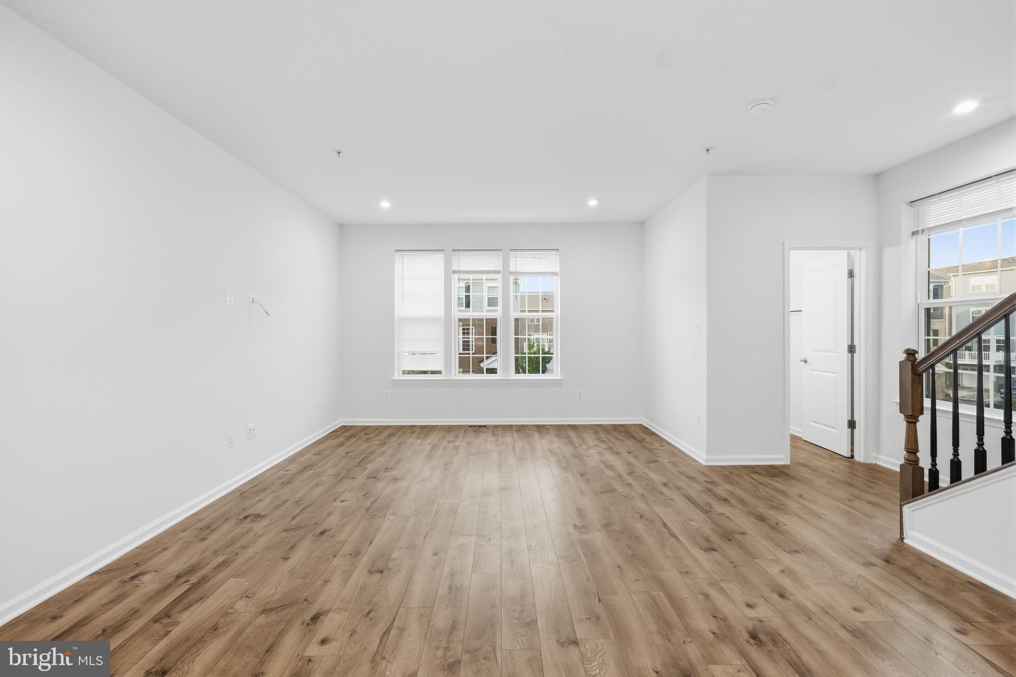 HYATTSVILLE - Residential