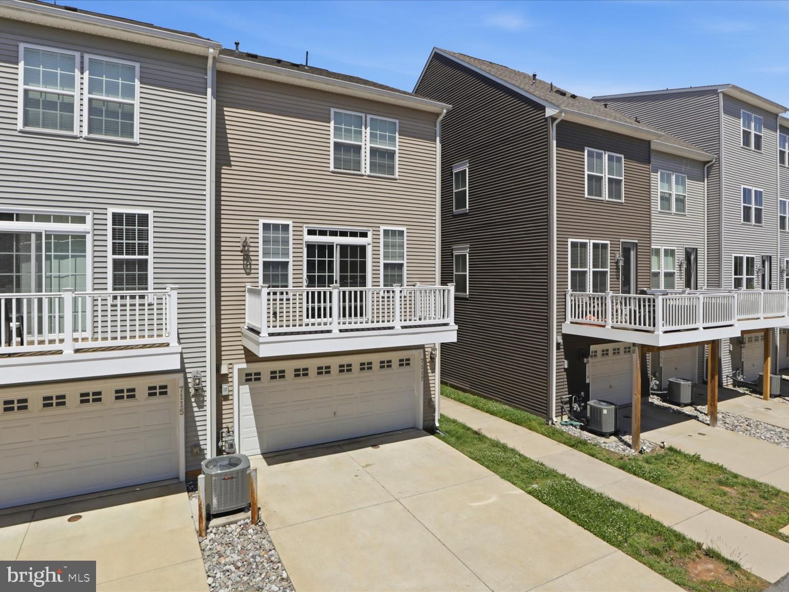 HYATTSVILLE - Residential