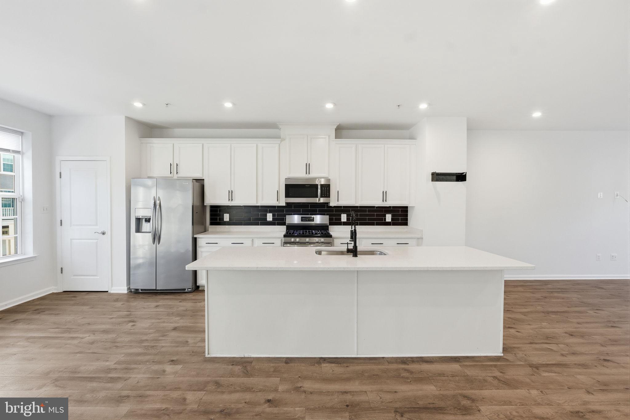 HYATTSVILLE - Residential