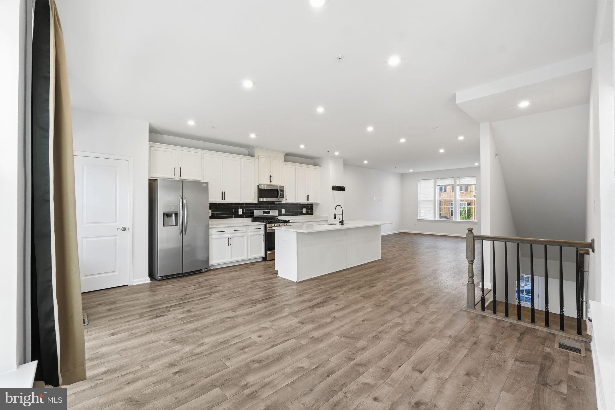 HYATTSVILLE - Residential