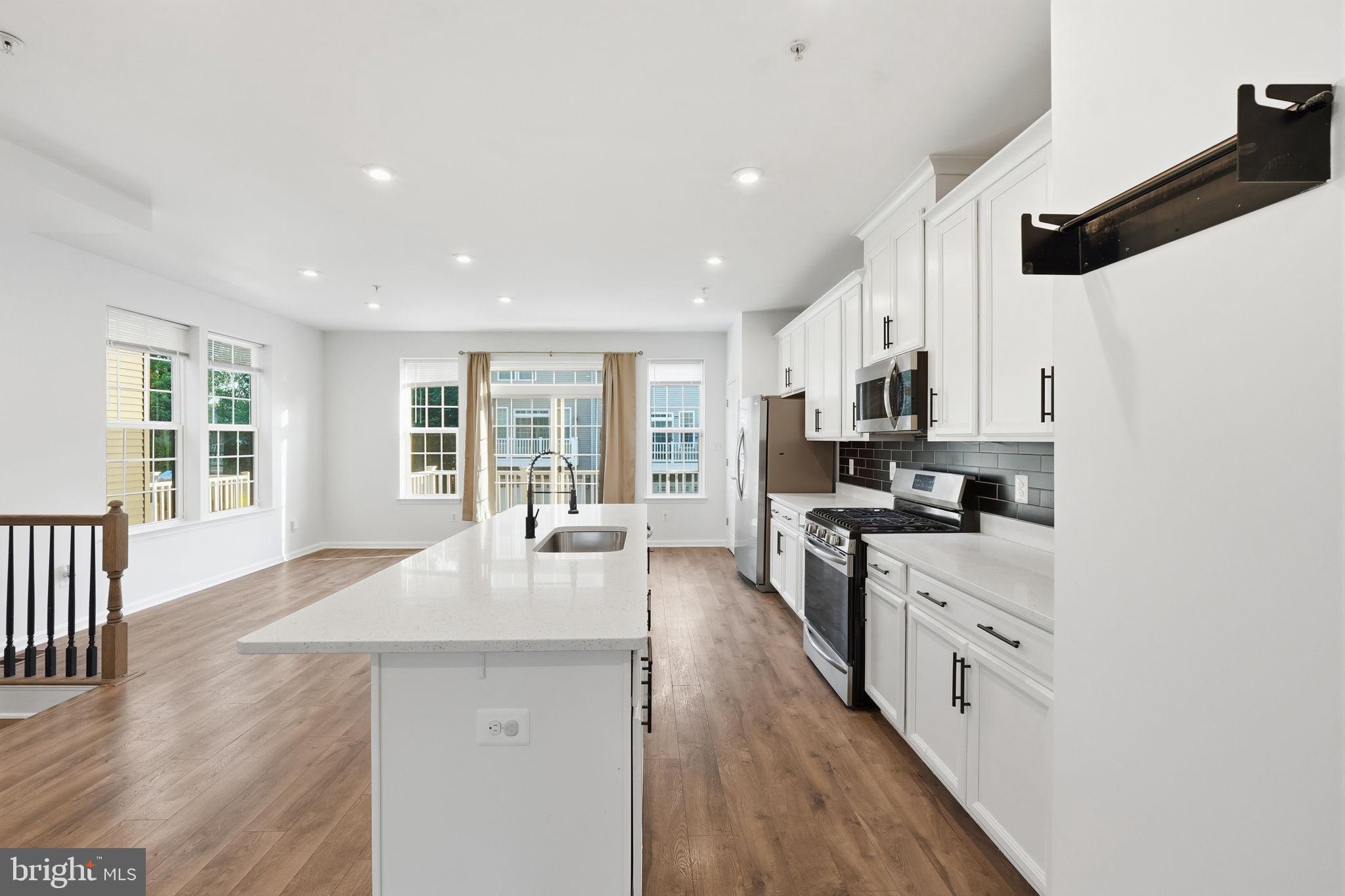HYATTSVILLE - Residential