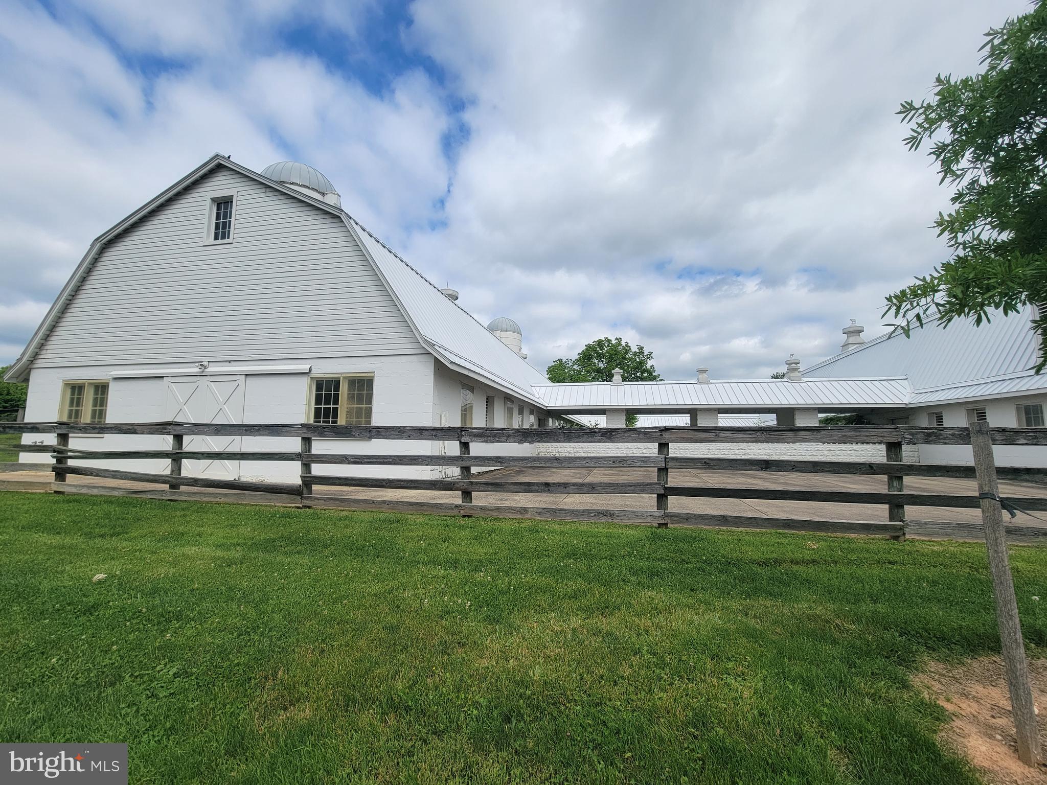 KING FARM WATKINS POND - Residential
