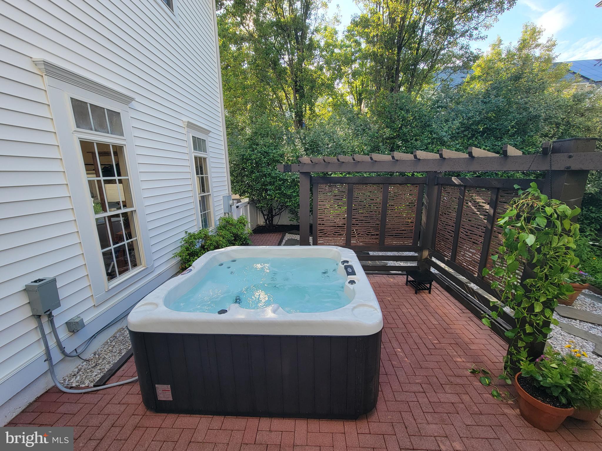 KING FARM WATKINS POND - Residential
