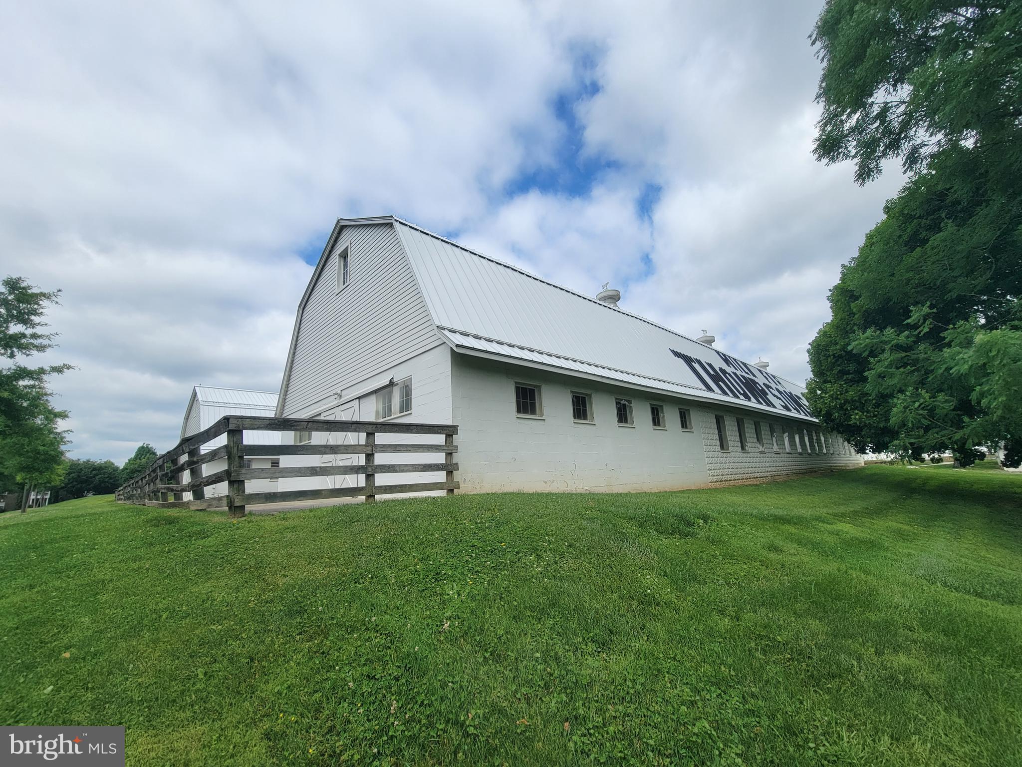KING FARM WATKINS POND - Residential