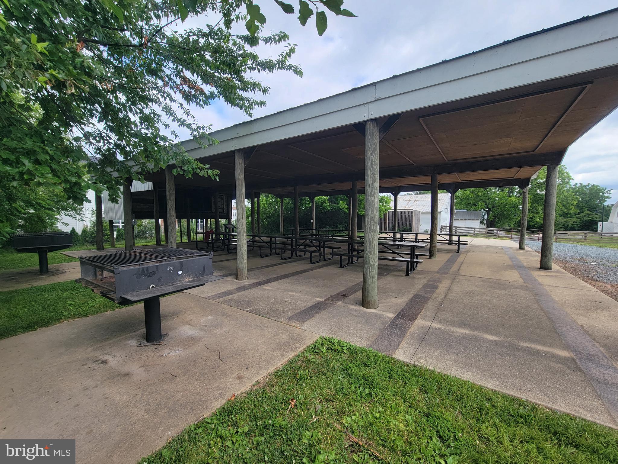 KING FARM WATKINS POND - Residential
