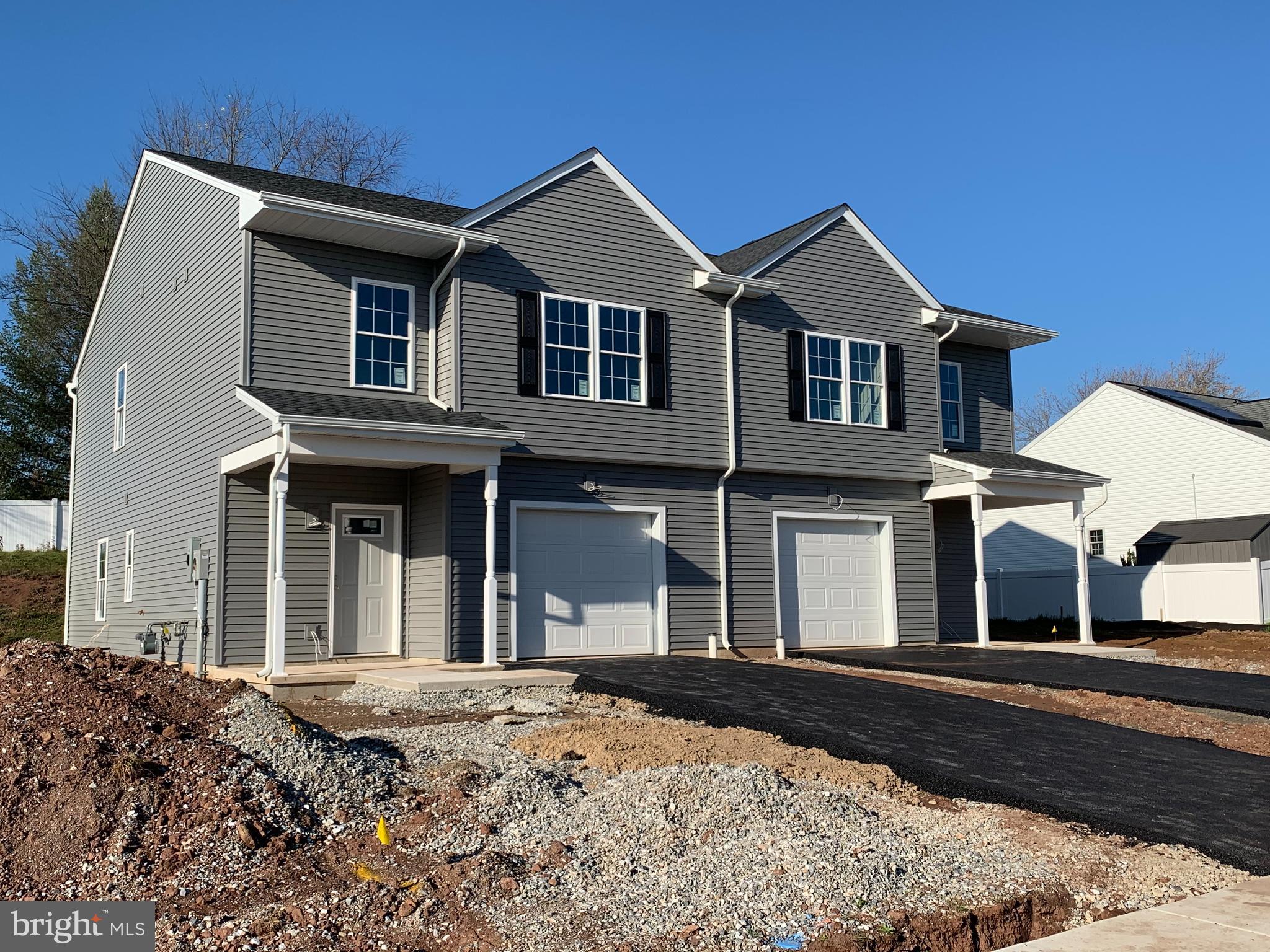 CREEKSIDE VILLAGE - Residential