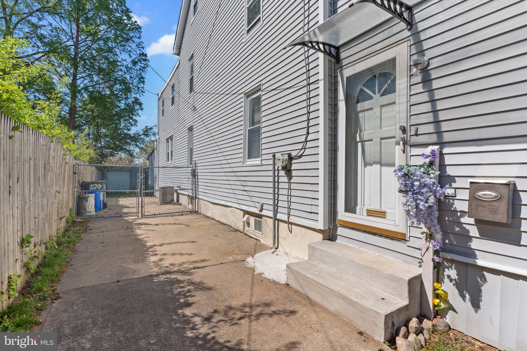 ROCKLEDGE - Residential