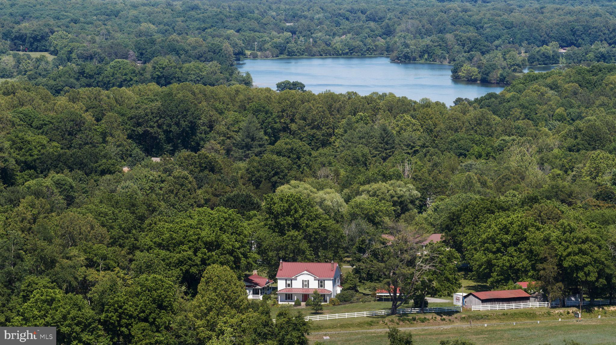 COUNTRYSIDE ON LAKE ANNA - Residential