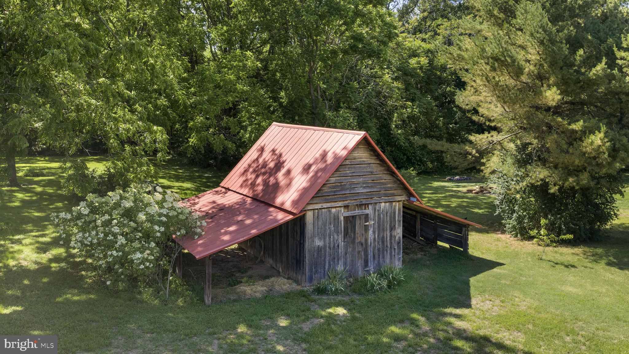 COUNTRYSIDE ON LAKE ANNA - Residential