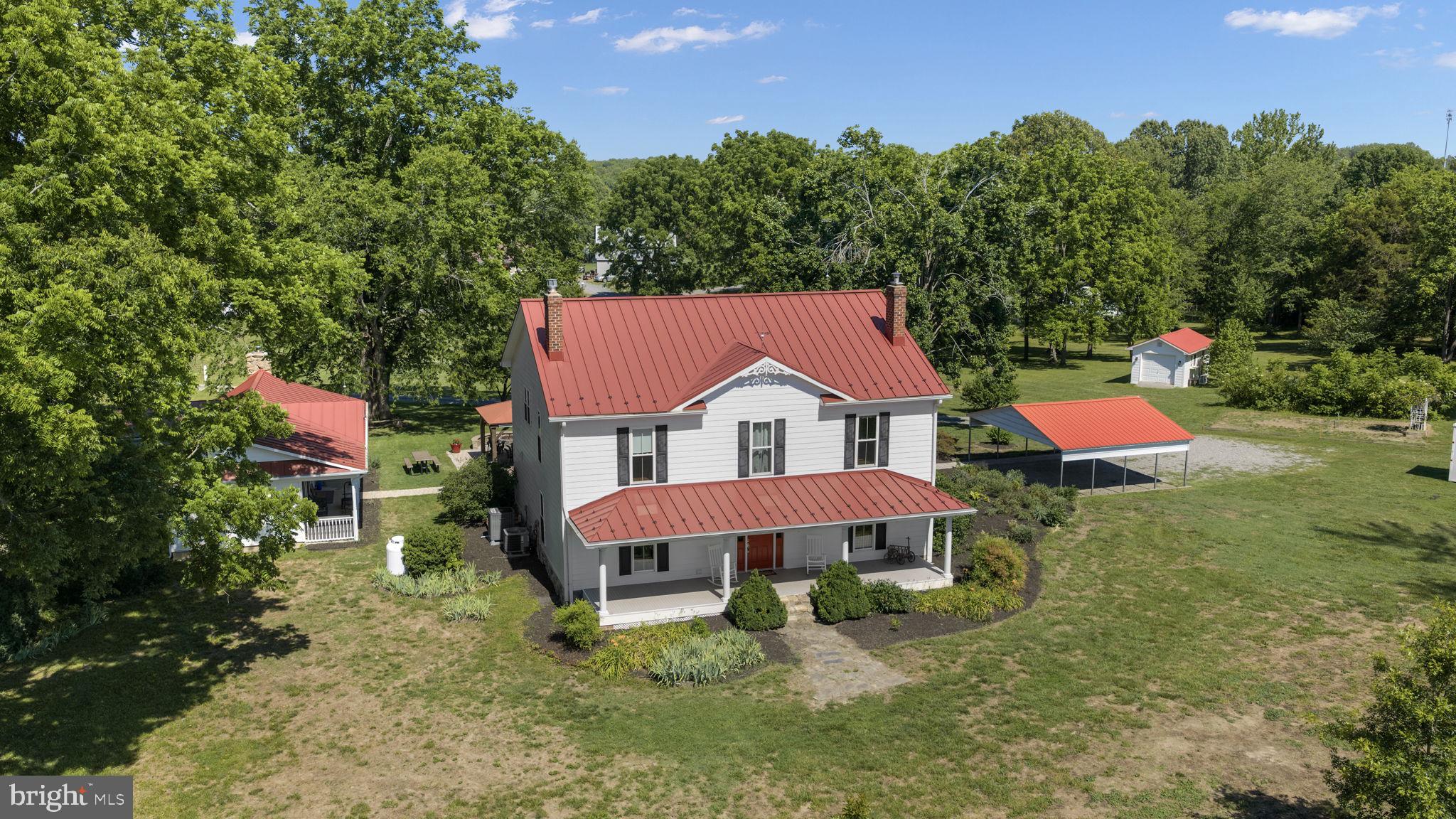 COUNTRYSIDE ON LAKE ANNA - Residential