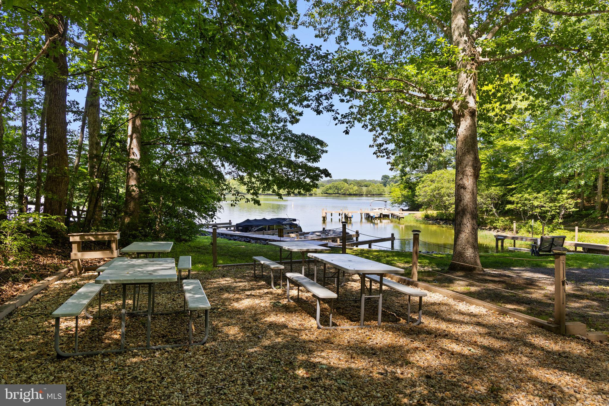 COUNTRYSIDE ON LAKE ANNA - Residential