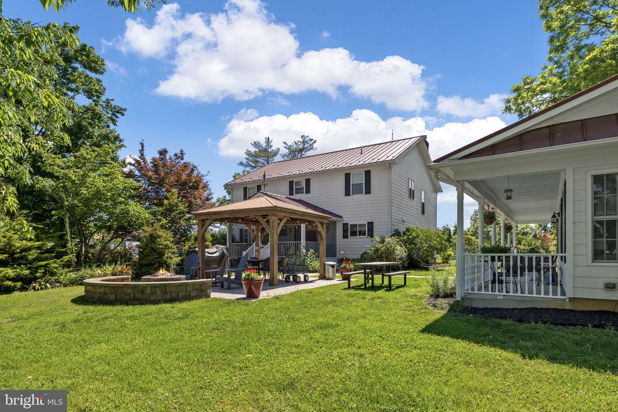 COUNTRYSIDE ON LAKE ANNA - Residential