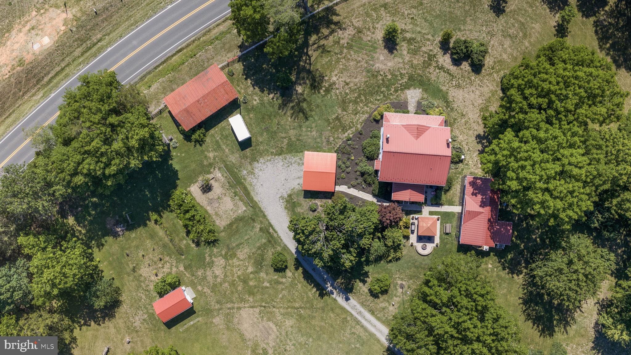 COUNTRYSIDE ON LAKE ANNA - Residential