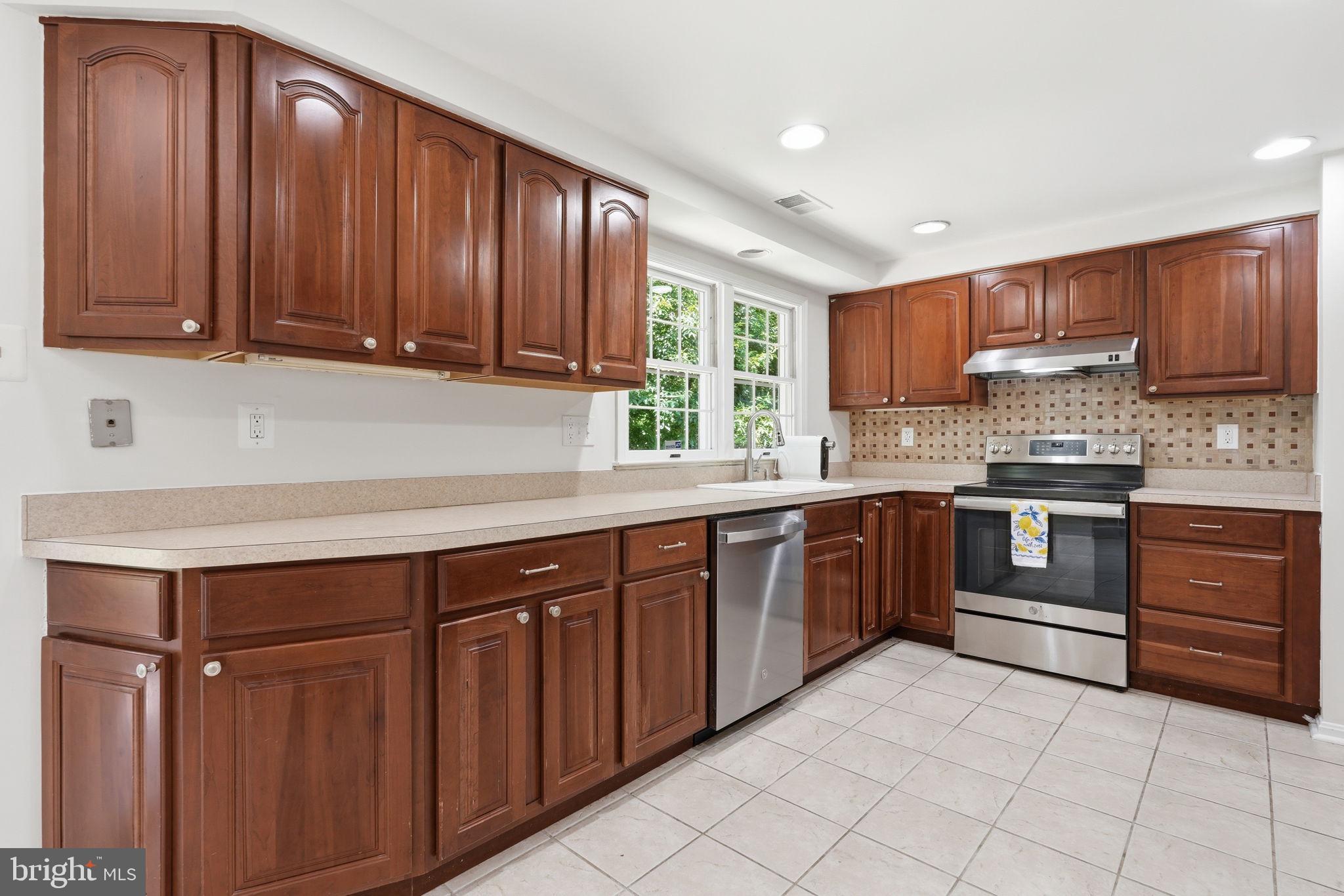 HICKORY RIDGE - Residential