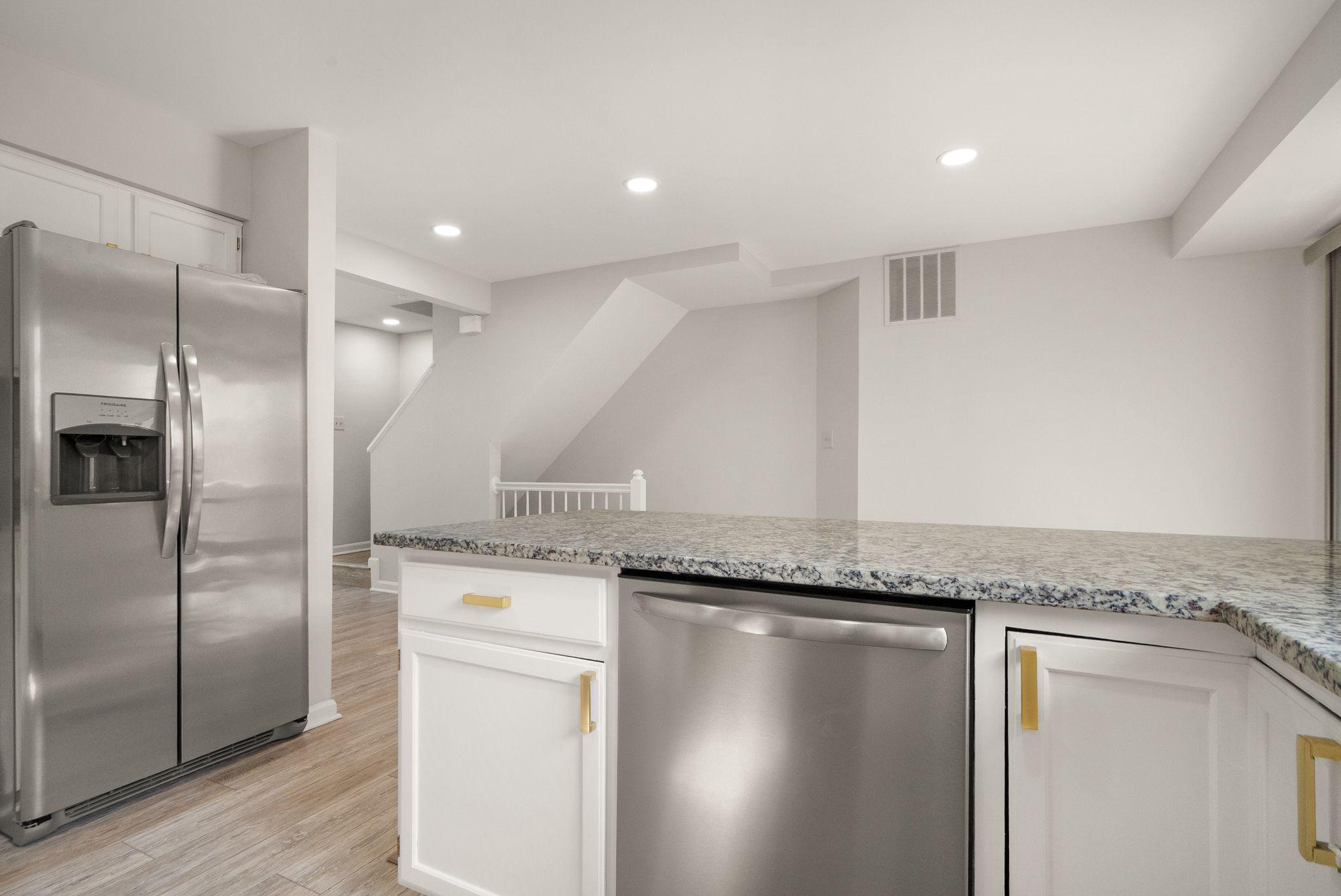 BELMONT STATION - Residential