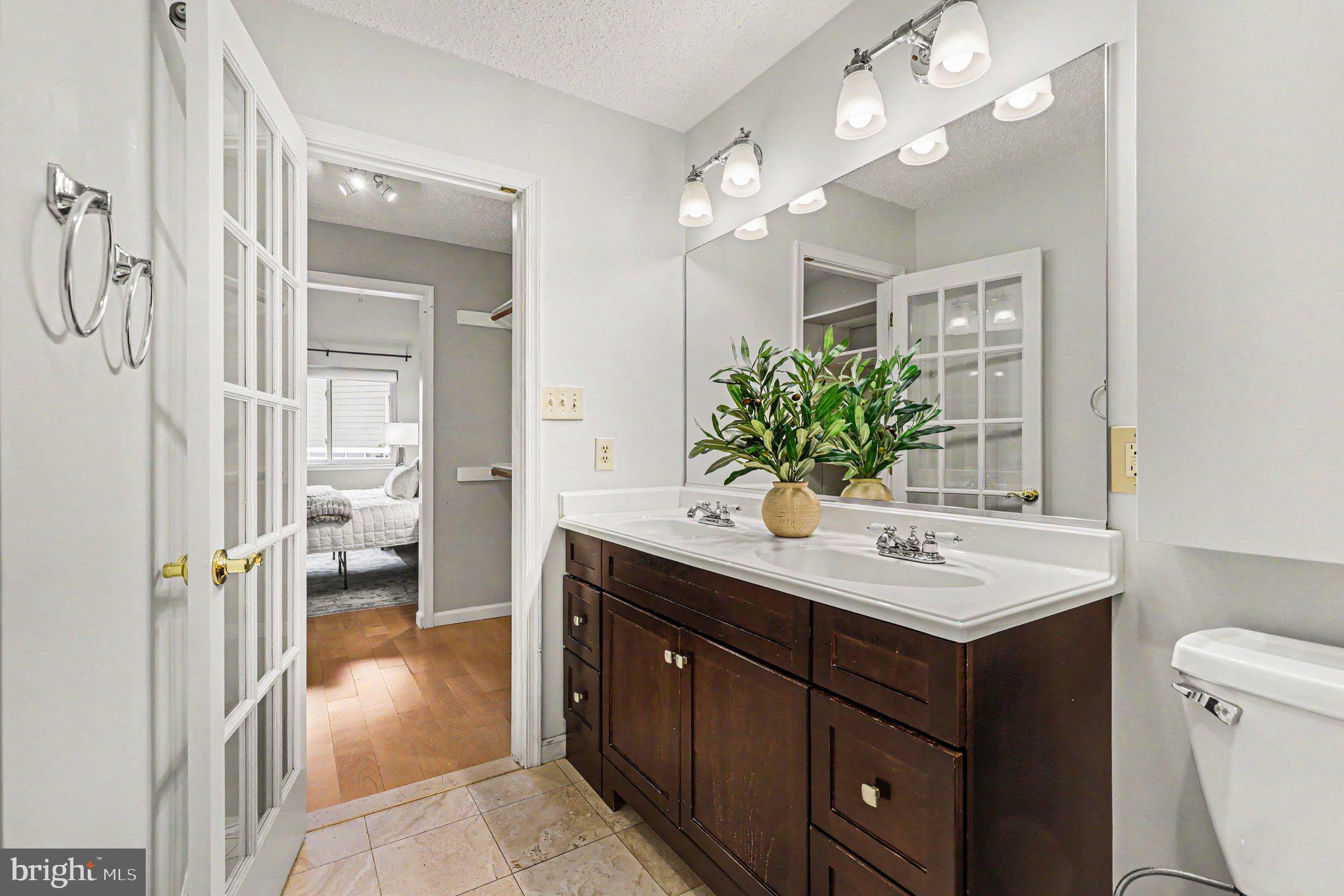 VILLA RIDGE CONDOMINIUMS - Residential