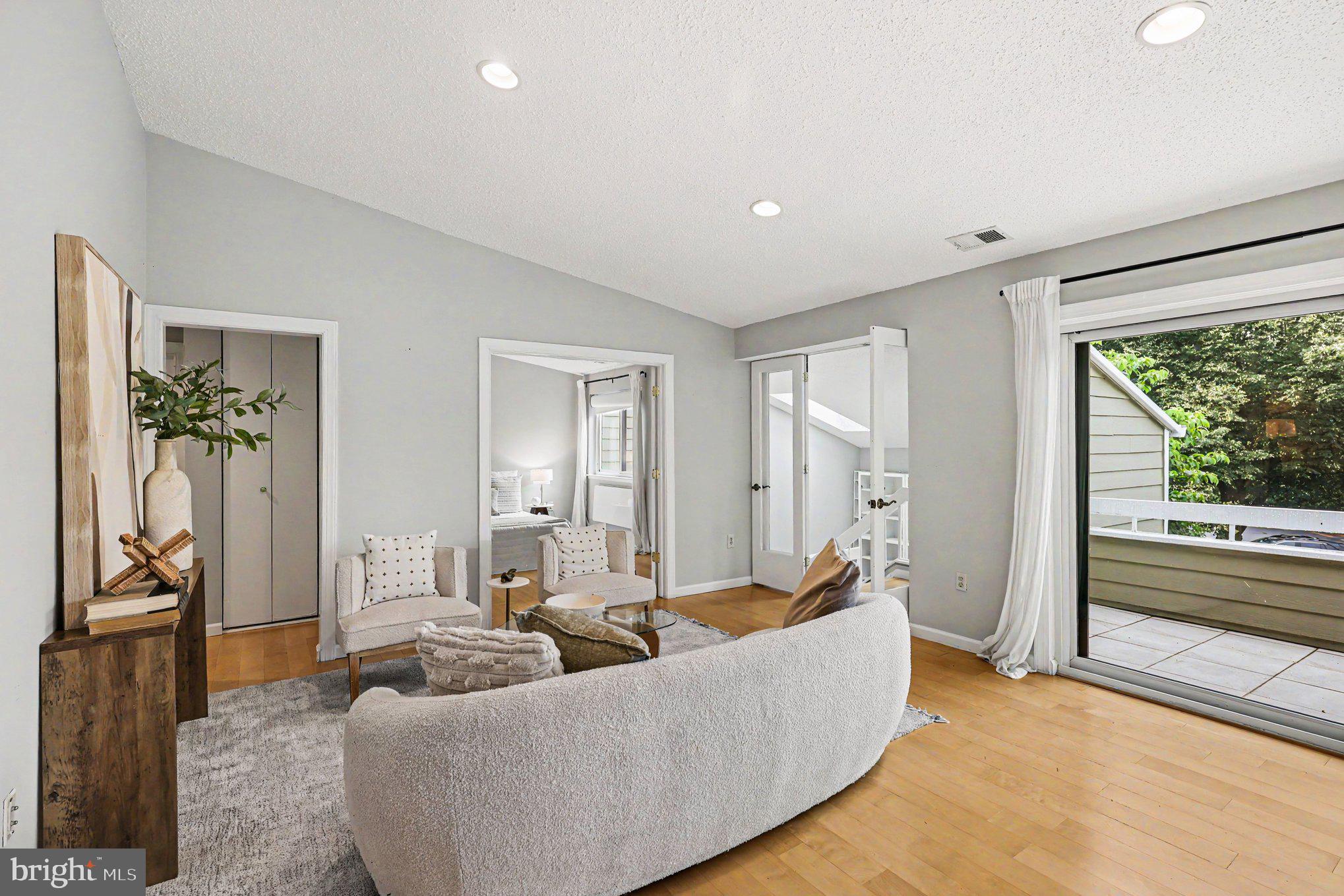 VILLA RIDGE CONDOMINIUMS - Residential