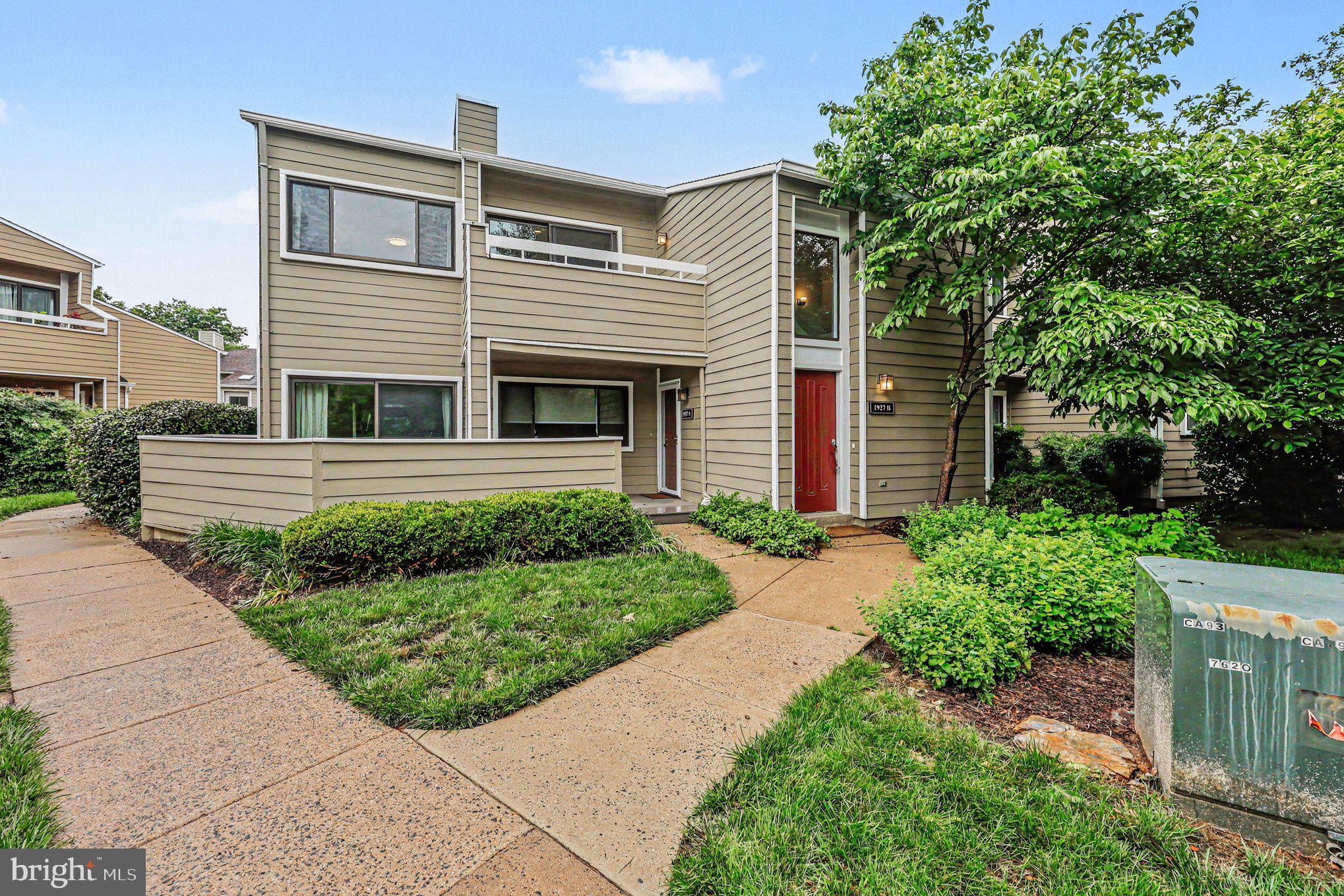 VILLA RIDGE CONDOMINIUMS - Residential