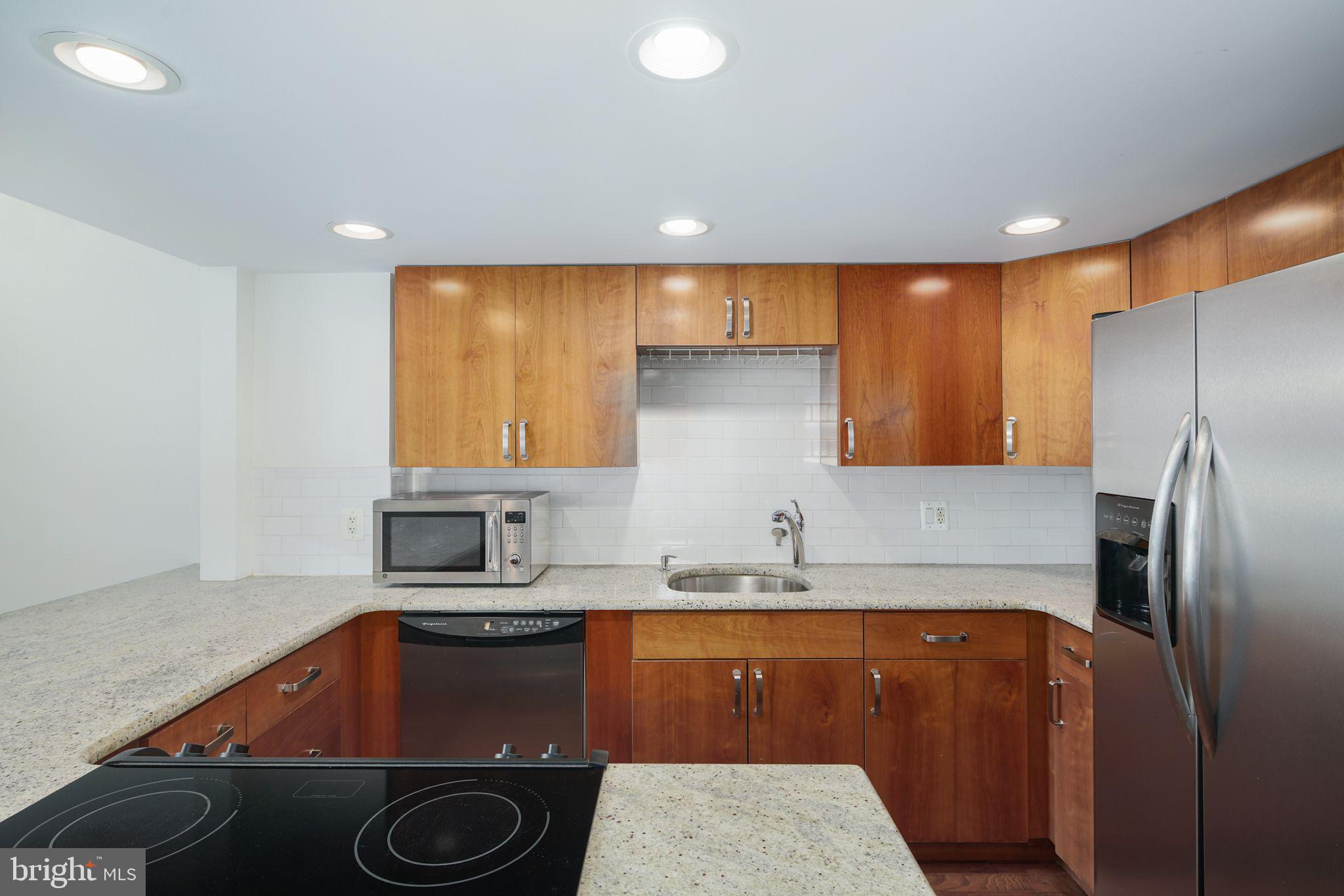 AVENUE OF THE ARTS - Residential