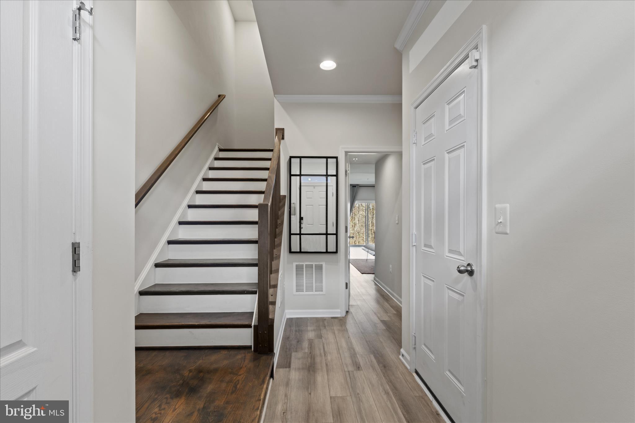 VISTA GARDENS - Residential