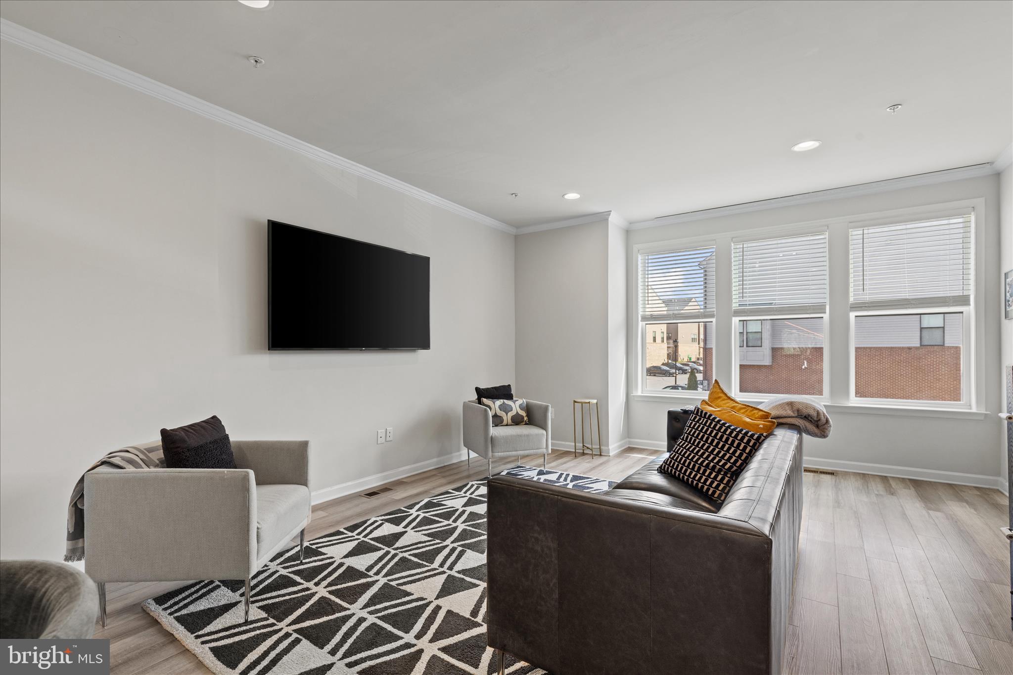 VISTA GARDENS - Residential
