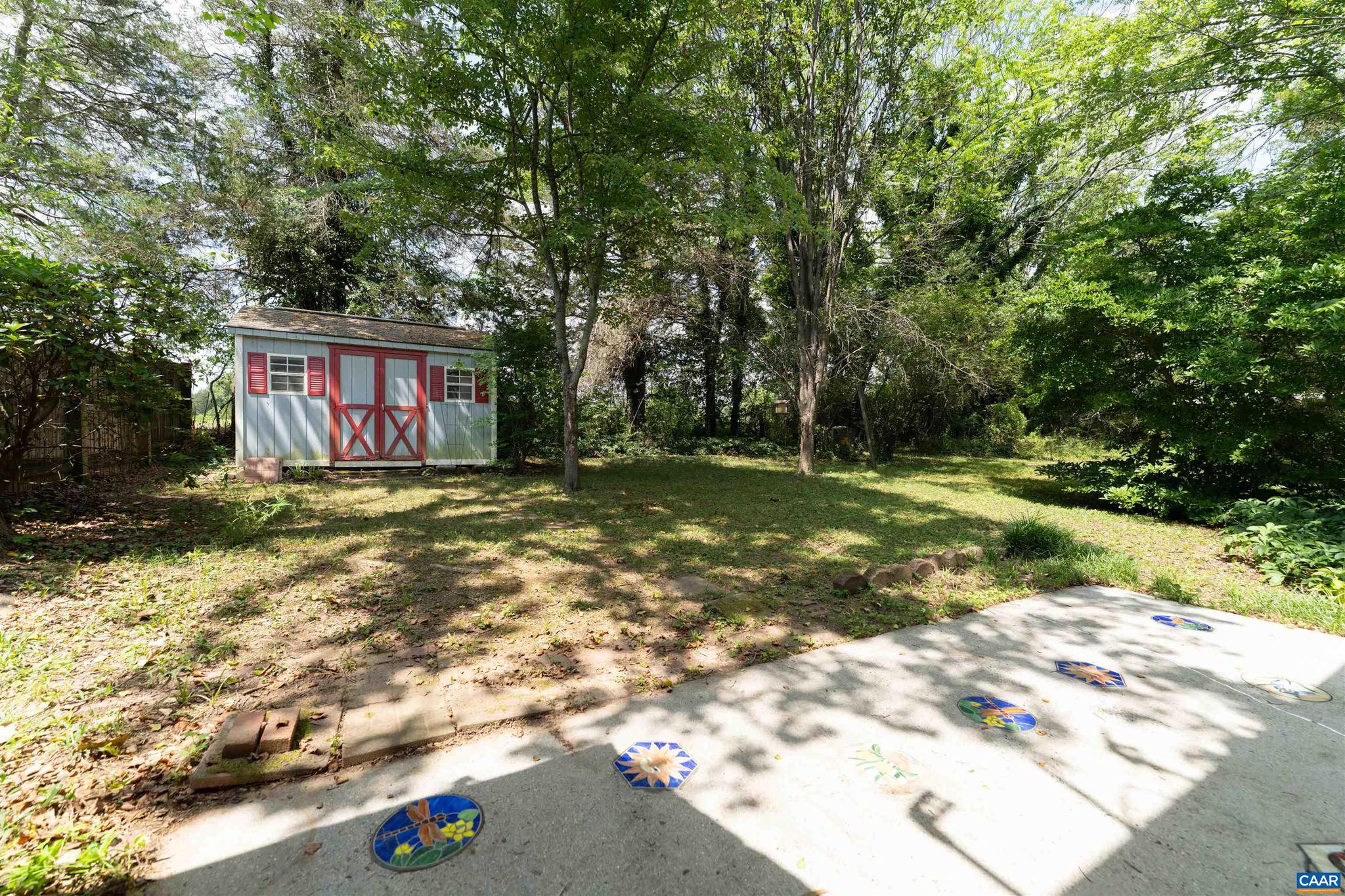 TOWN OF GORDONSVILLE - Residential