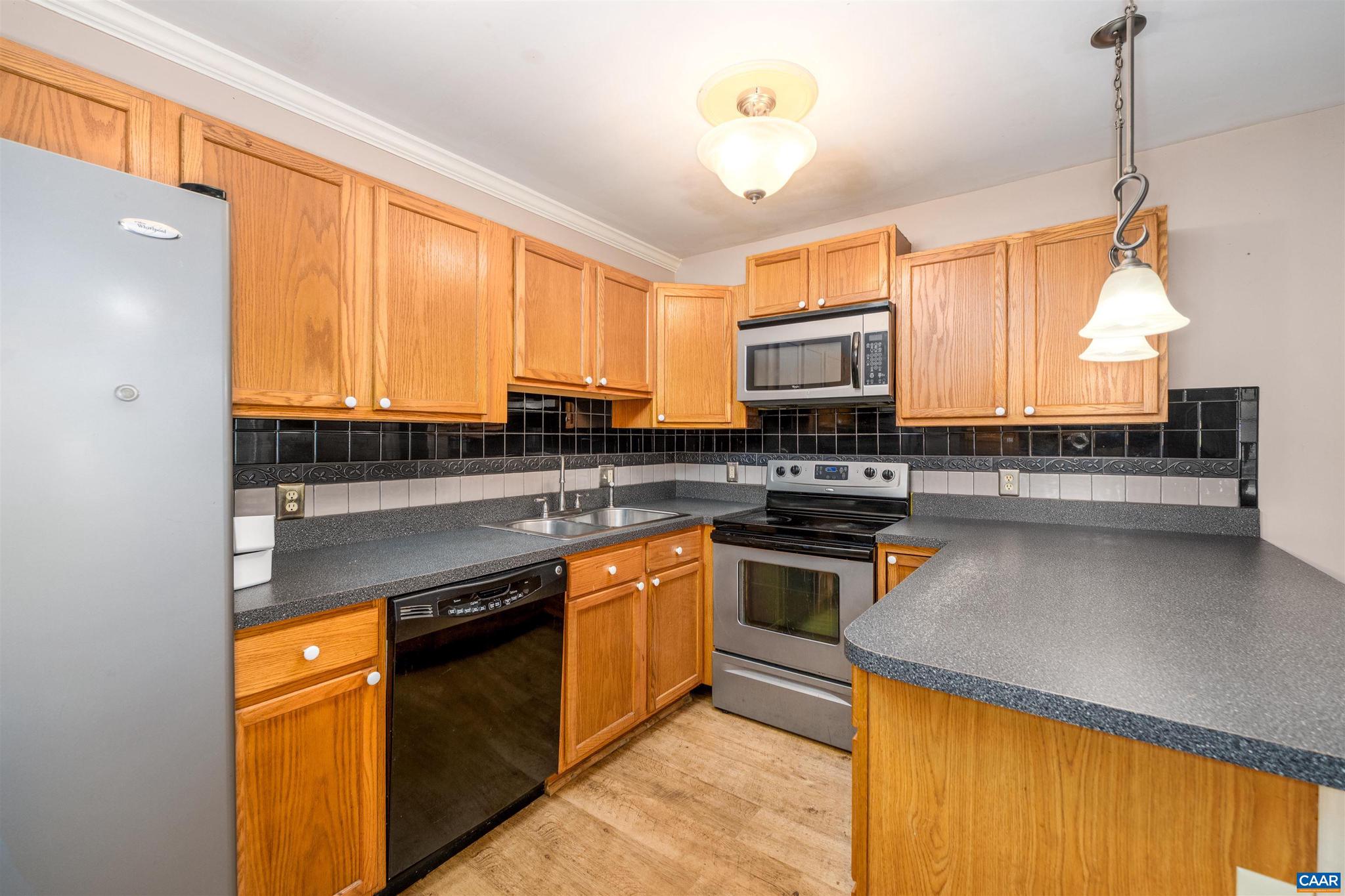TOWN OF GORDONSVILLE - Residential