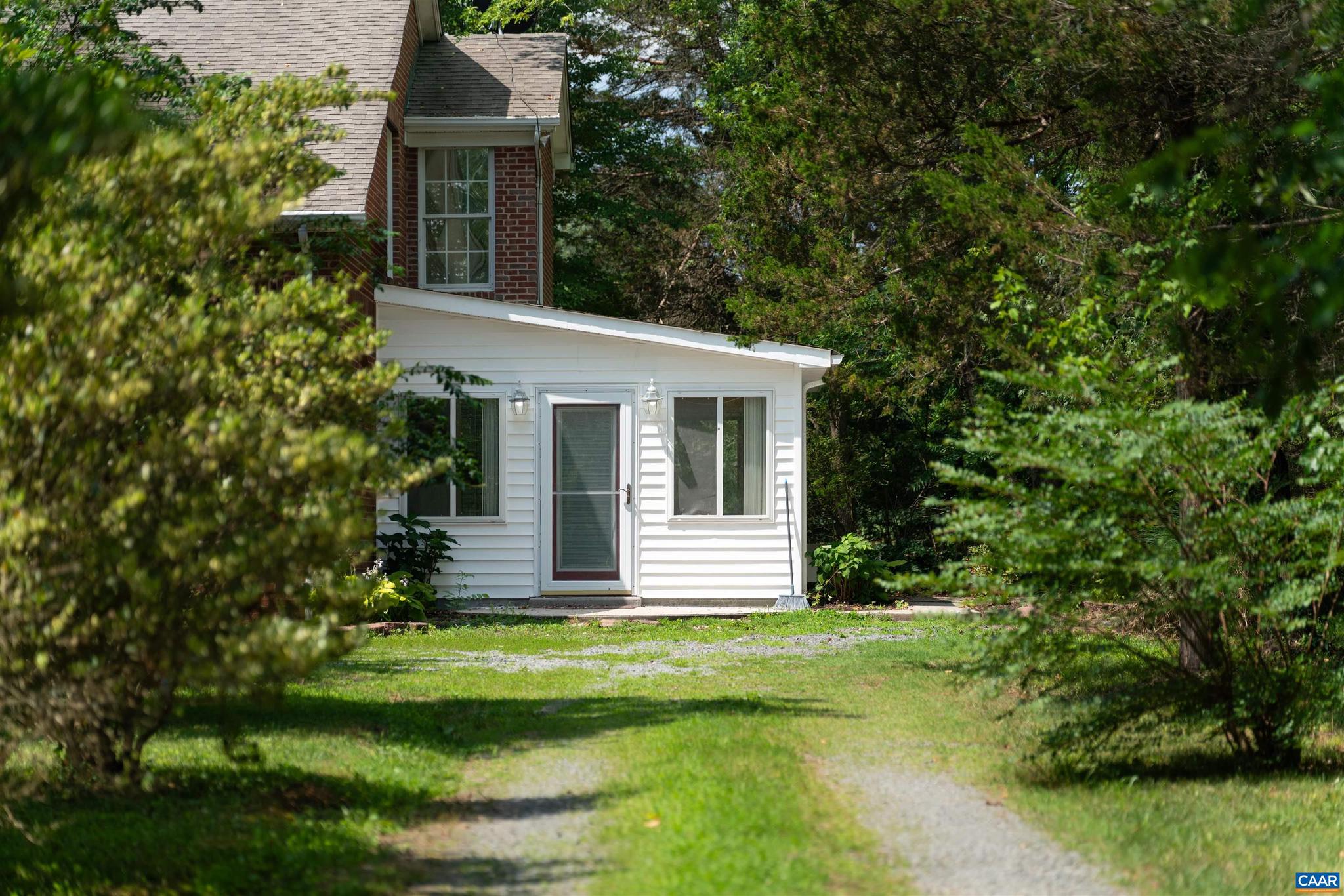 TOWN OF GORDONSVILLE - Residential